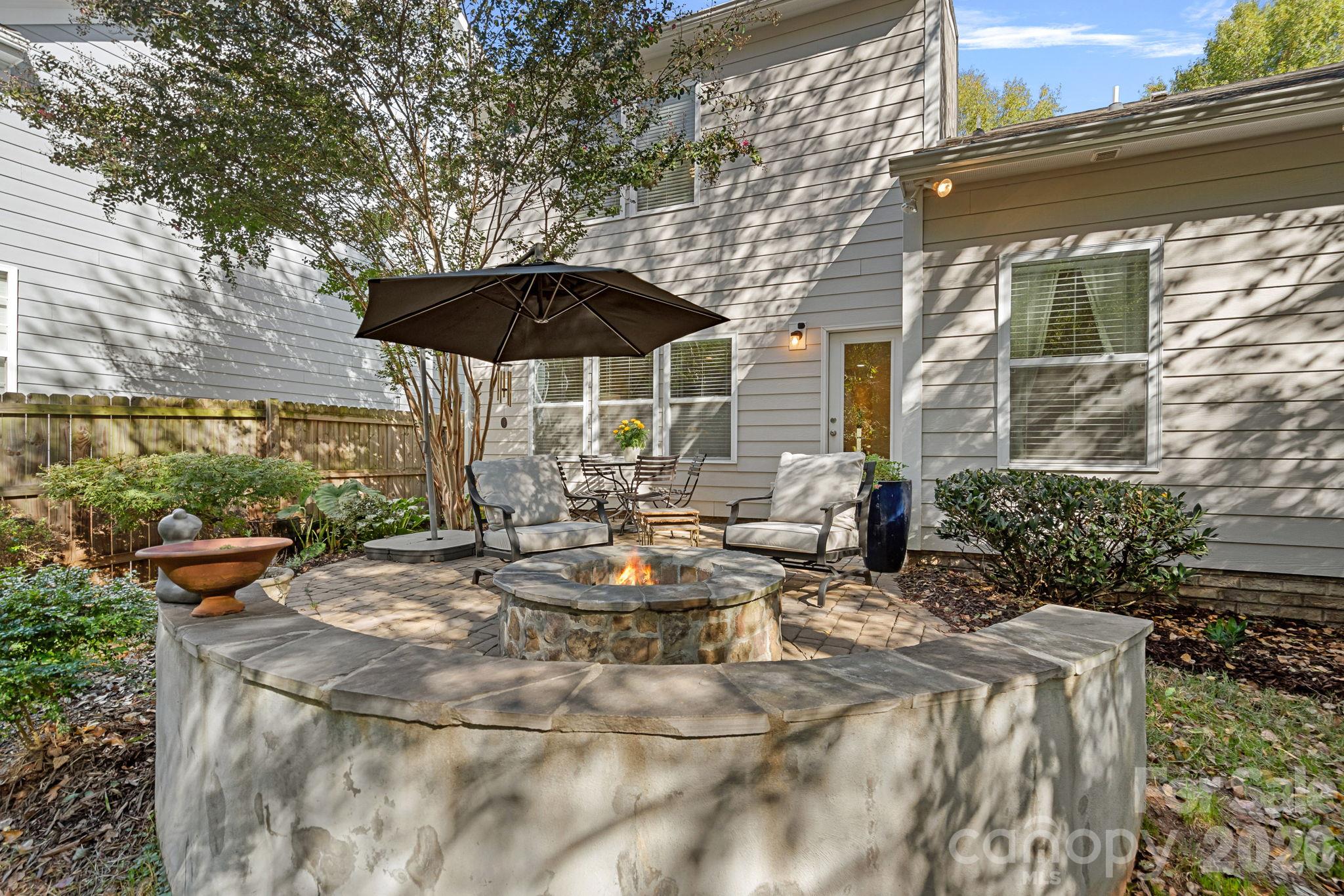 Hardscape seating area - 13326 Pierre Reverdy Drive, Davidson