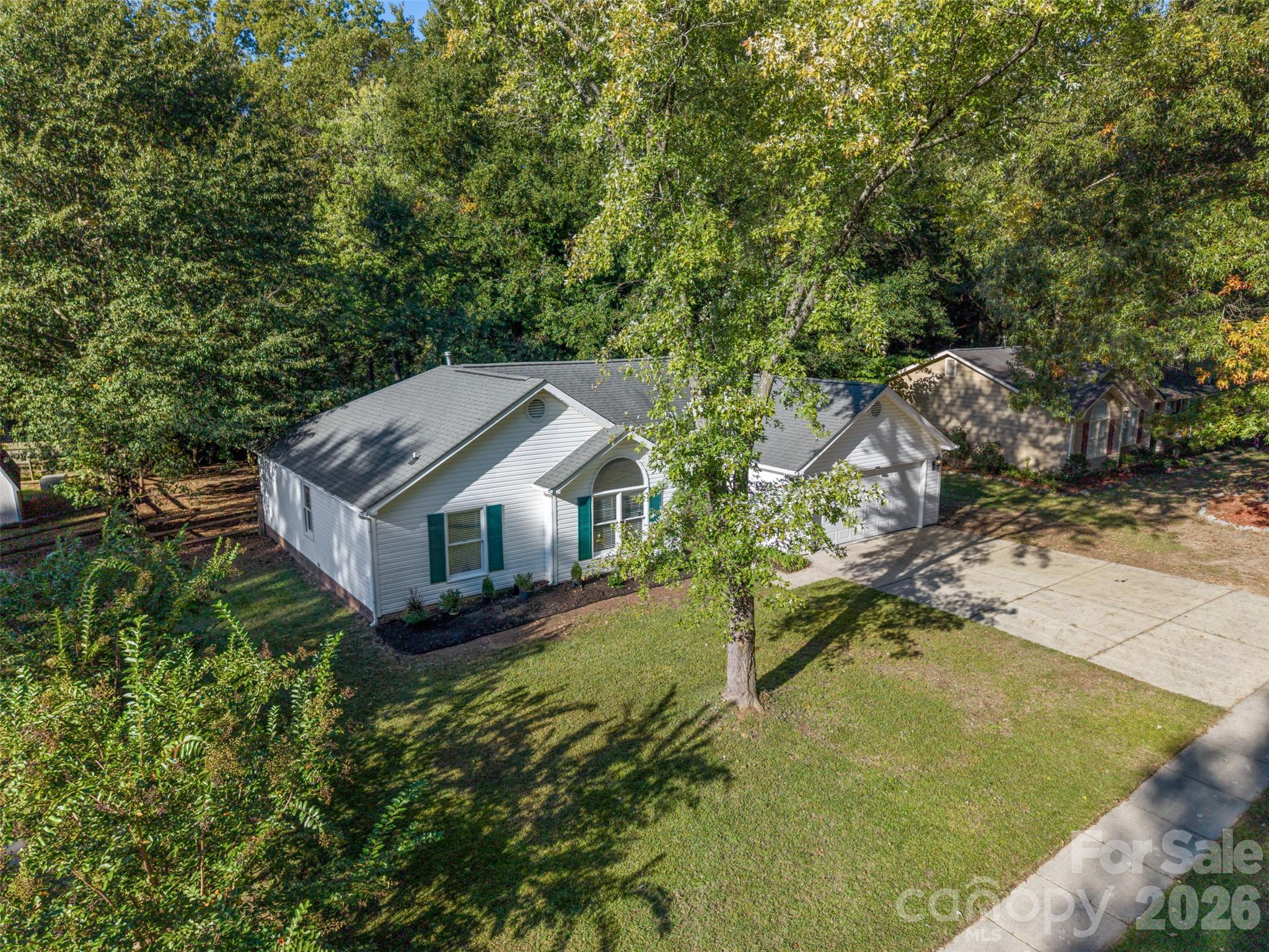 Single Family Residence at 1312 Newfound Hollow Drive, Charlotte, photo 3 of 33