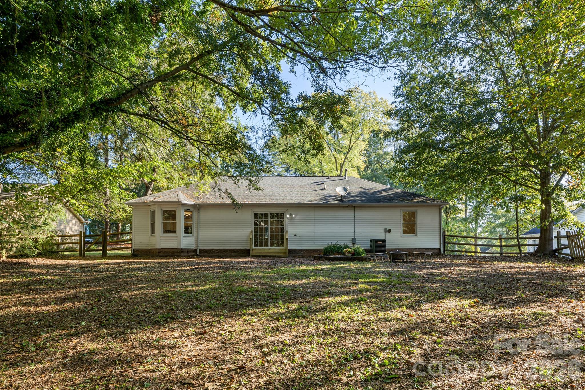 Single Family Residence at 1312 Newfound Hollow Drive, Charlotte, photo 29 of 33