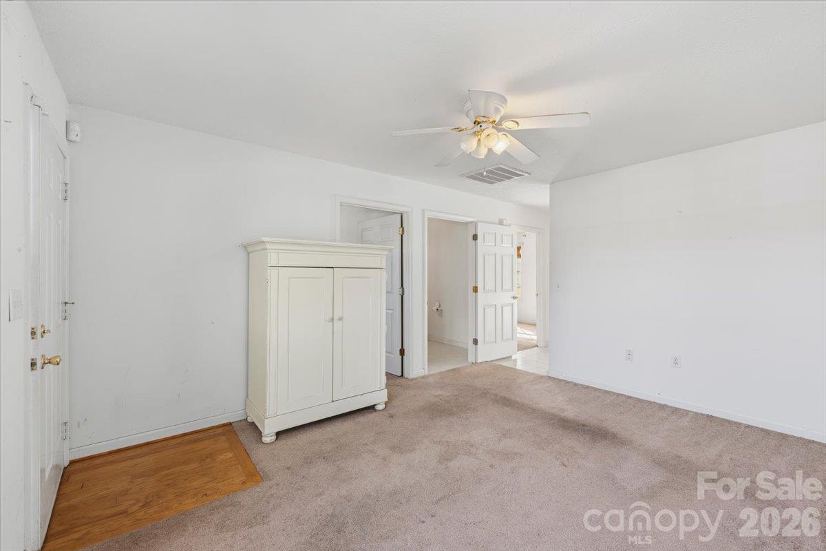 Townhouse at 121 24th Street NW, Hickory, photo 6 of 19