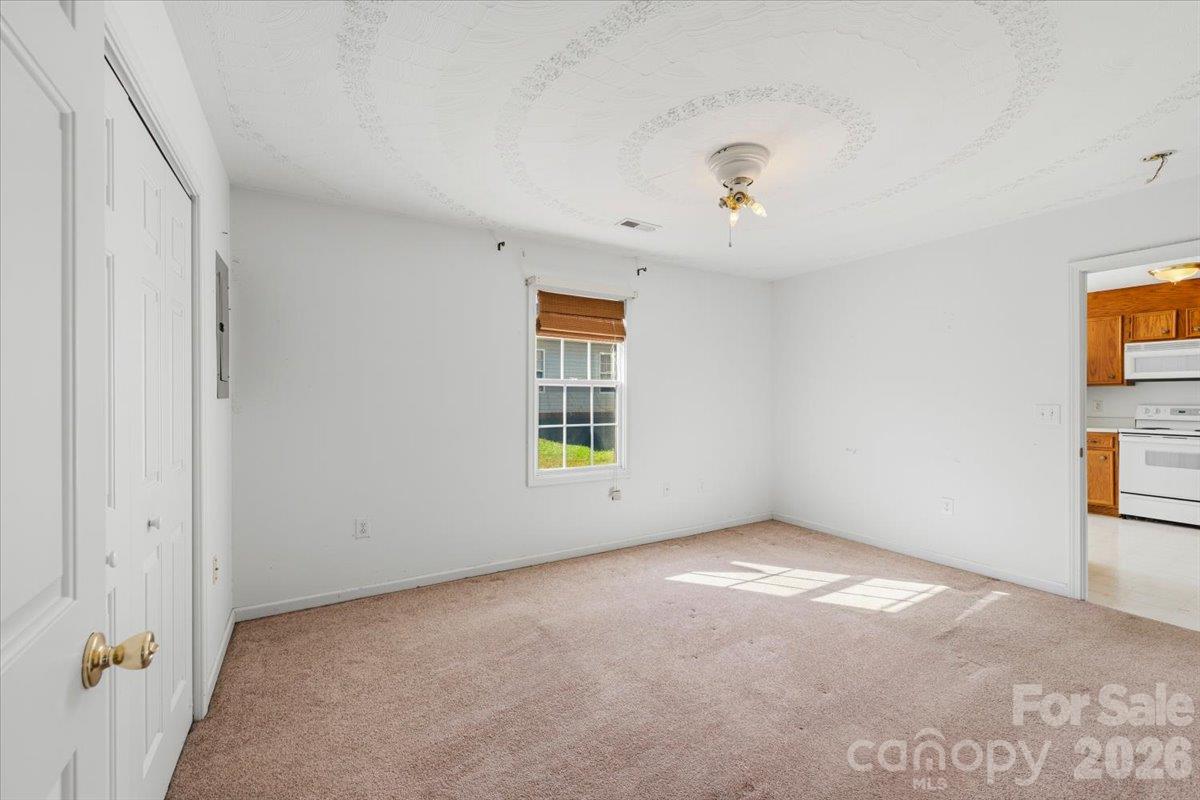 Townhouse at 121 24th Street NW, Hickory, photo 15 of 19