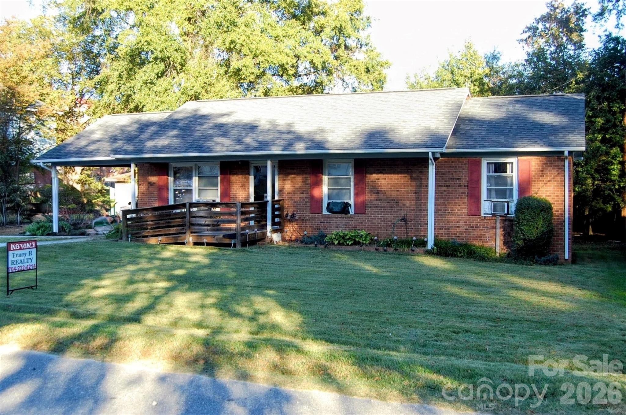 Single Family Residence at 2920 Springdale Avenue, Kannapolis, photo 2 of 17