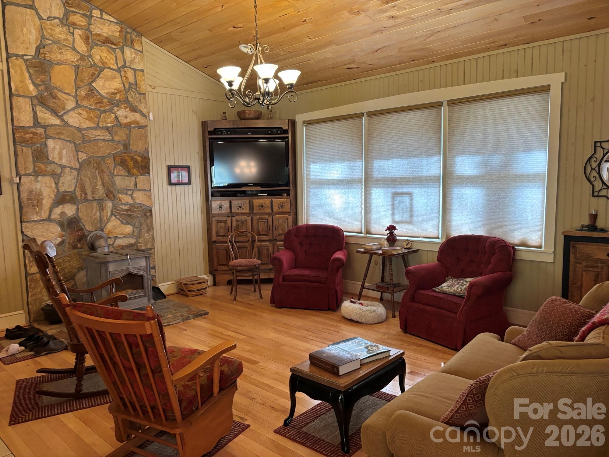 Single Family Residence at 1661 Mckinney Mine Road, Spruce Pine, photo 9 of 27