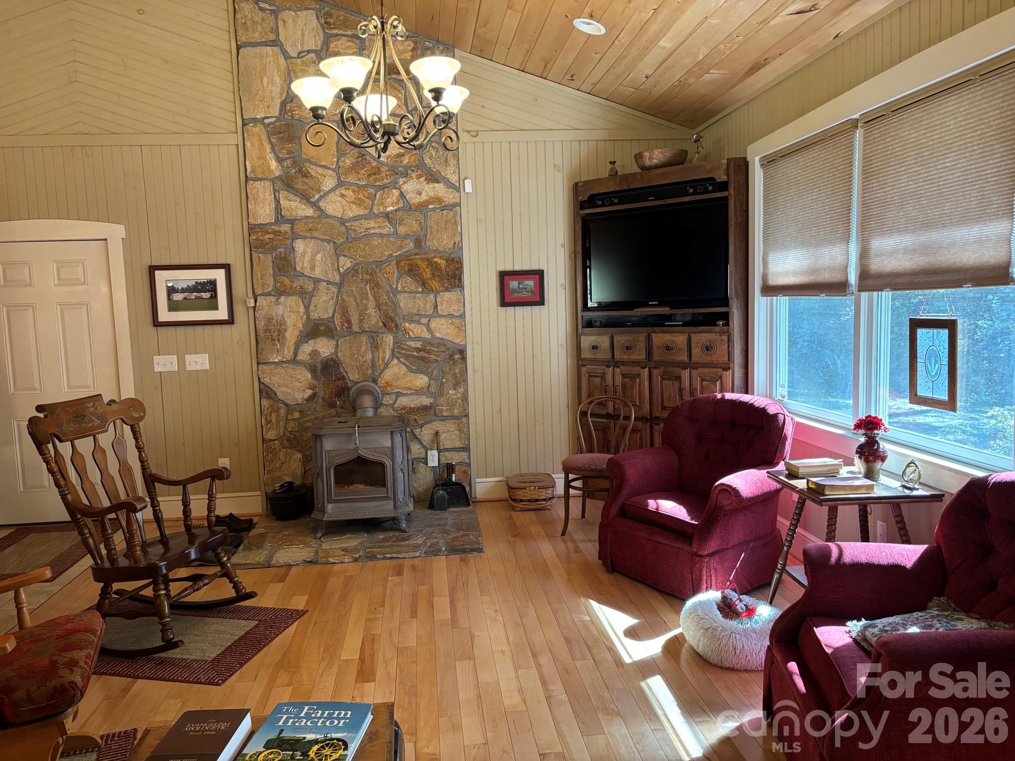 Single Family Residence at 1661 Mckinney Mine Road, Spruce Pine, photo 10 of 27