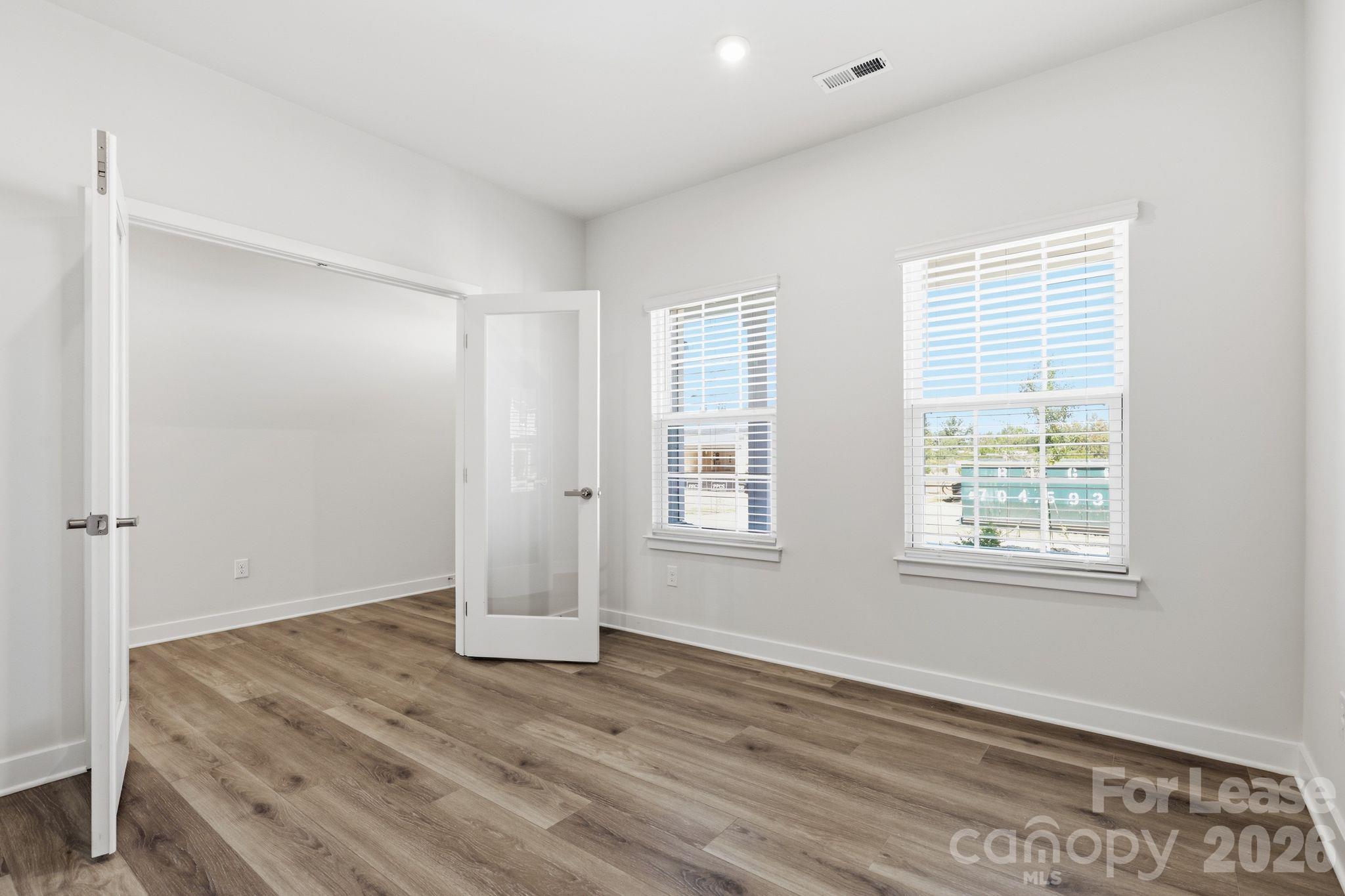 Single Family Residence at 2036 Fernway Drive, Charlotte, photo 6 of 40