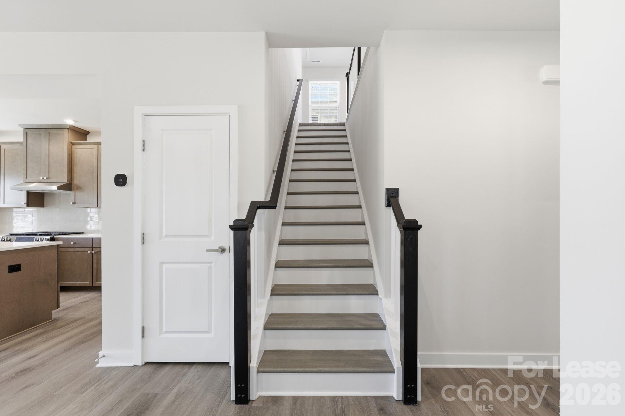 Single Family Residence at 2036 Fernway Drive, Charlotte, photo 7 of 40