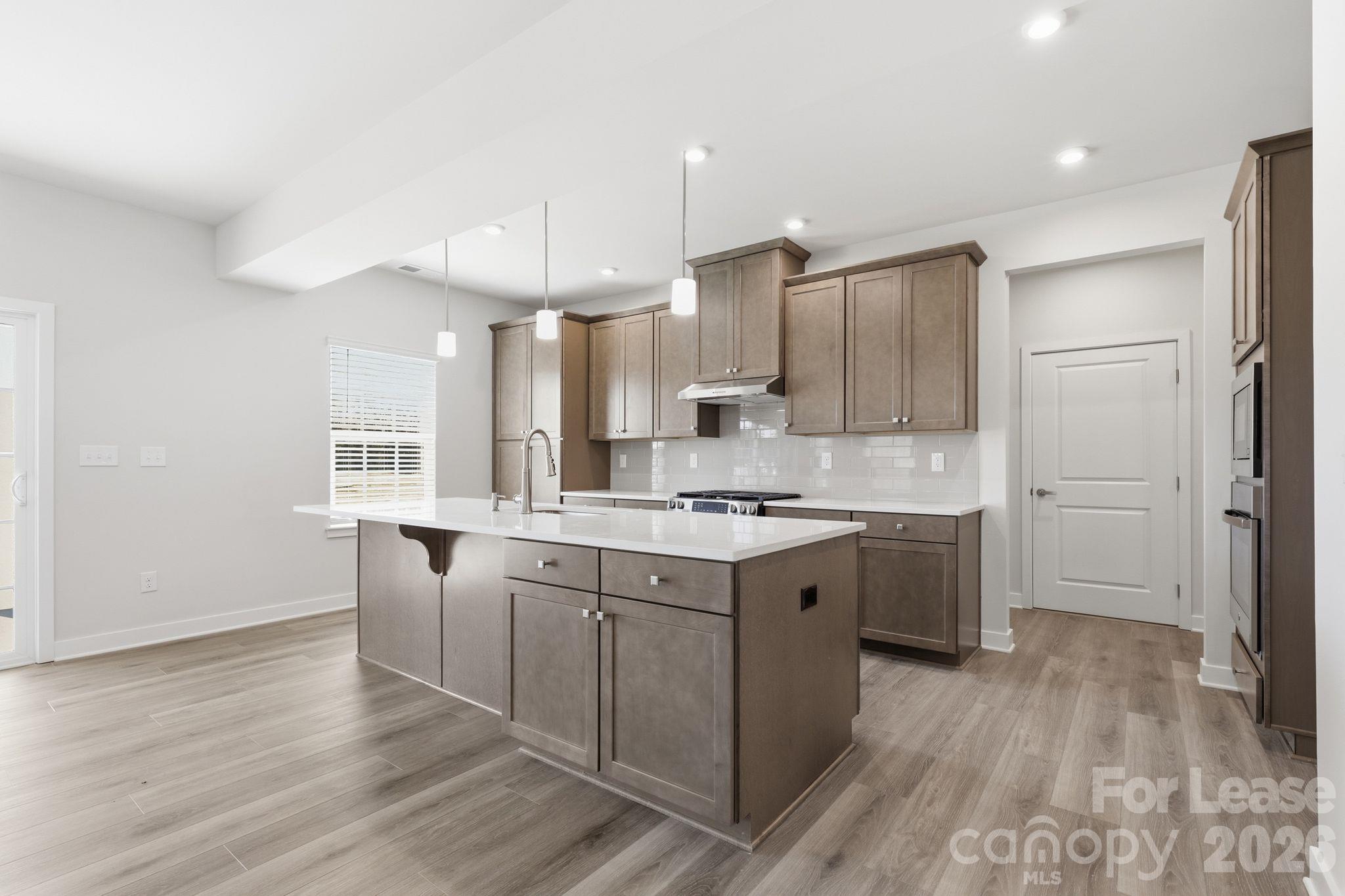 Single Family Residence at 2036 Fernway Drive, Charlotte, photo 10 of 40