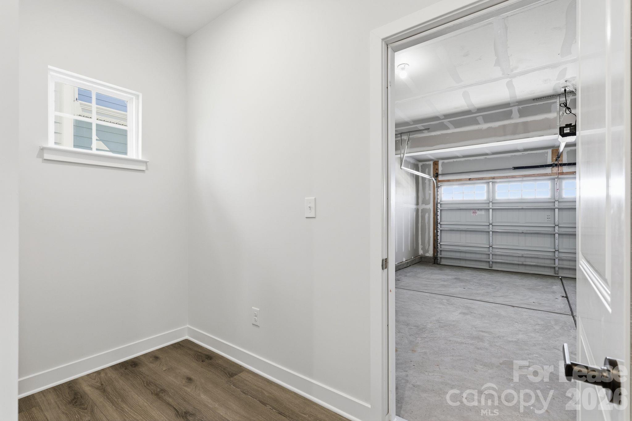 Single Family Residence at 2036 Fernway Drive, Charlotte, photo 16 of 40