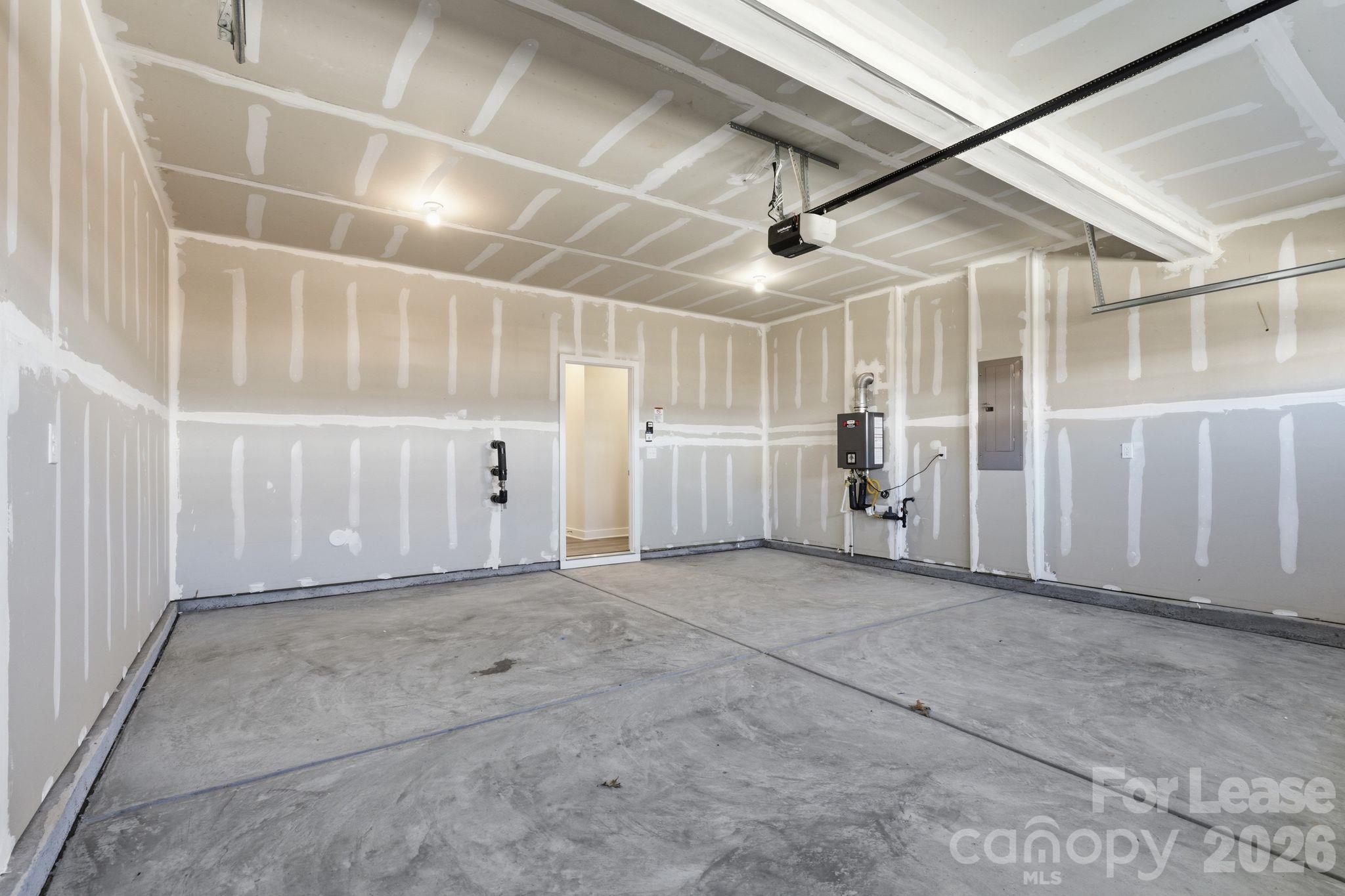 Single Family Residence at 2036 Fernway Drive, Charlotte, photo 18 of 40