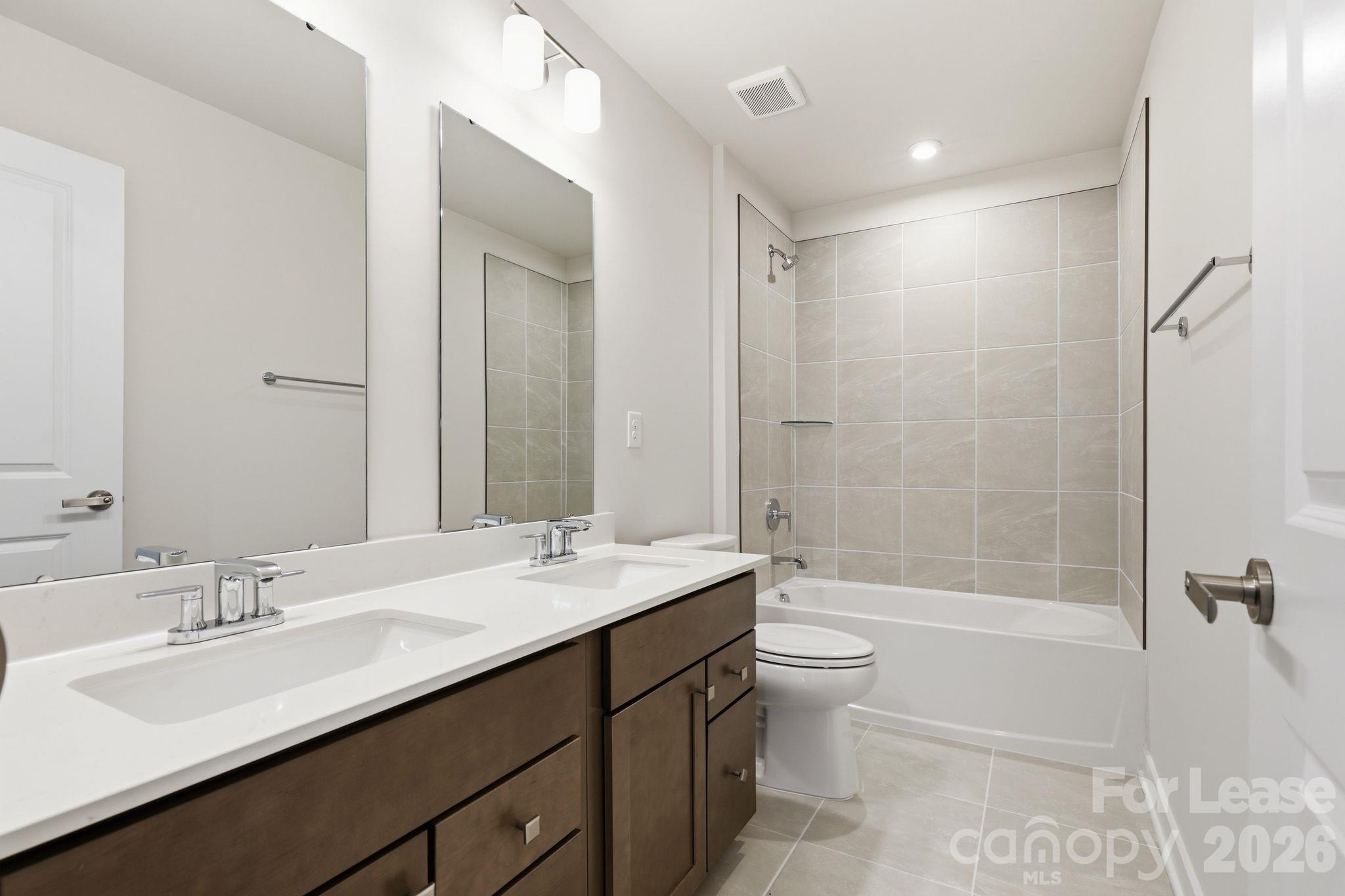 Single Family Residence at 2036 Fernway Drive, Charlotte, photo 29 of 40