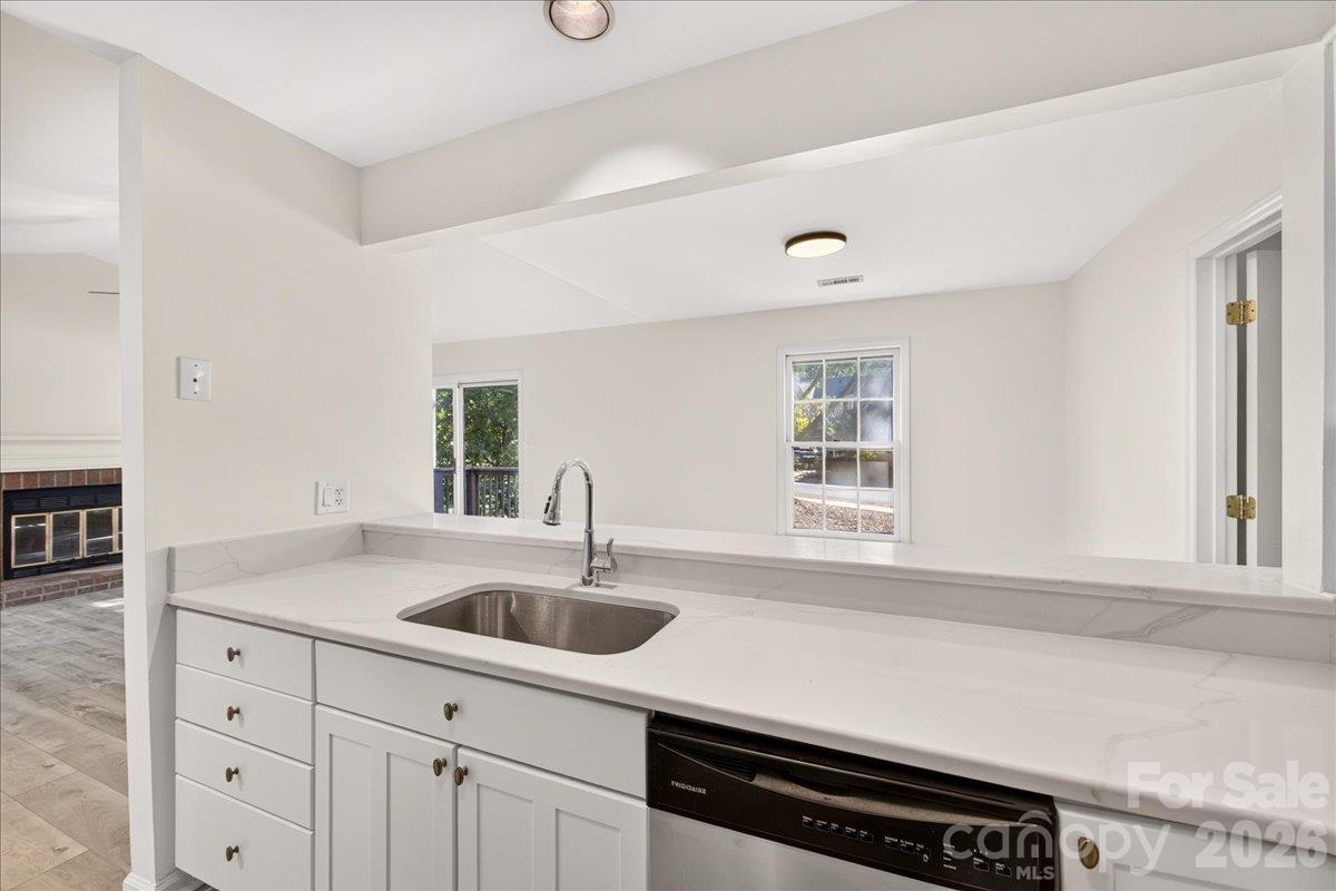 Condominium at 3200 Selwyn Farms Lane, Charlotte, photo 19 of 35