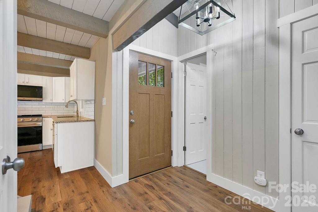 Foyer 1 - 1152 Soquili Drive, Brevard