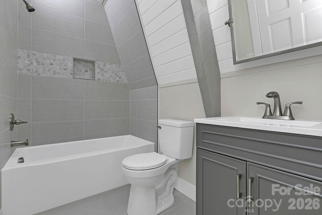 Upstairs Bathroom - 1152 Soquili Drive, Brevard