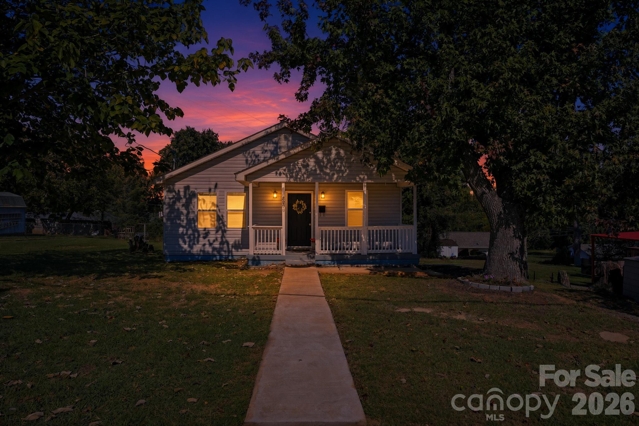 Single Family Residence at 2996 1st Avenue NW, Hickory, photo 37 of 38