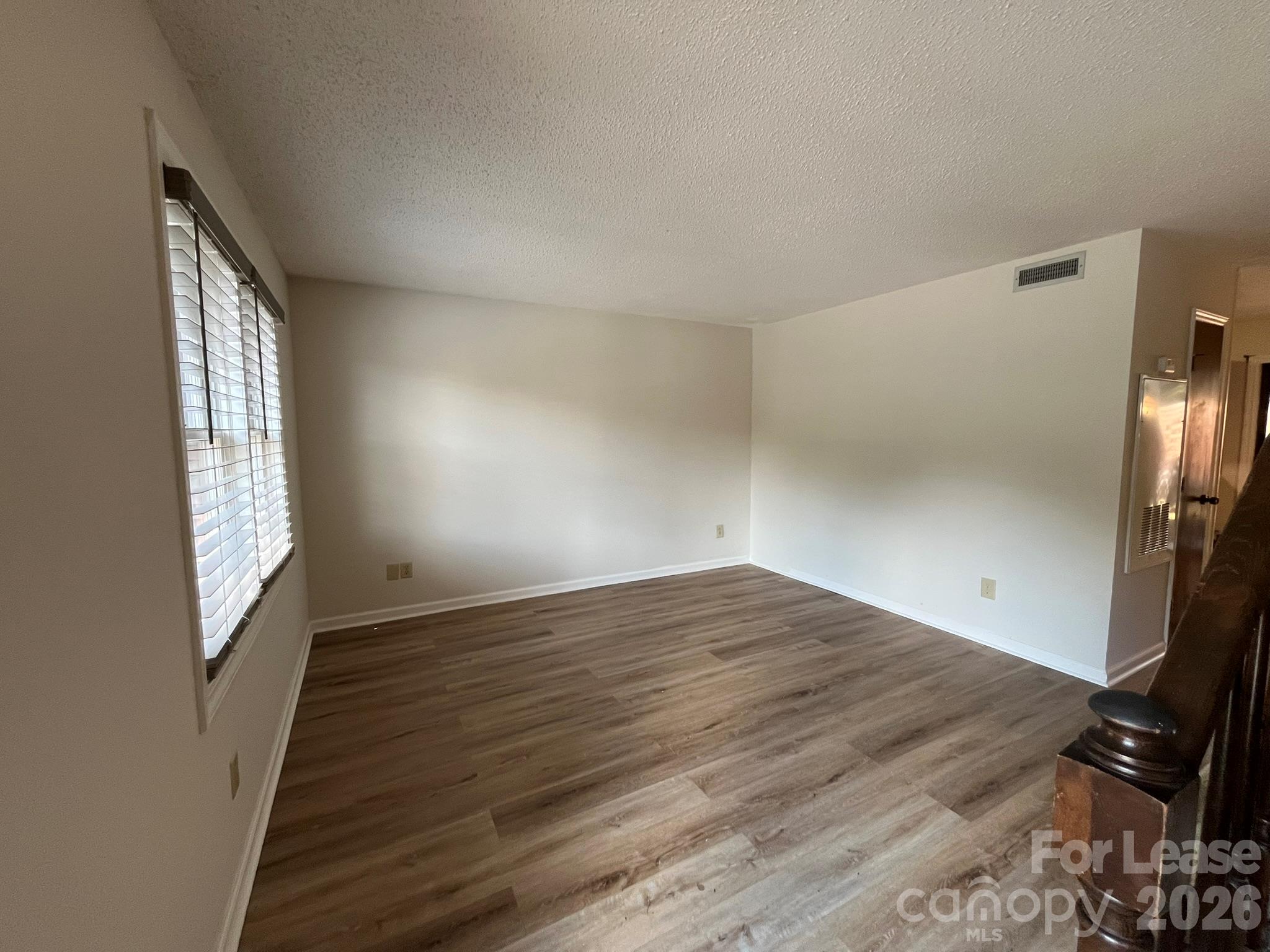 Living Room - 220 14th Avenue SE, Hickory