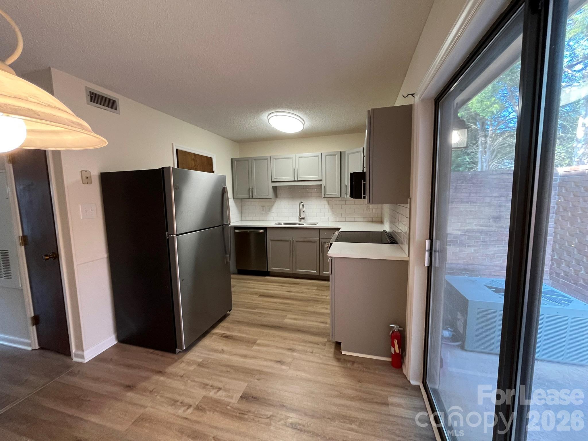 Townhouse at 220 14th Avenue SE, Hickory, photo 6 of 23