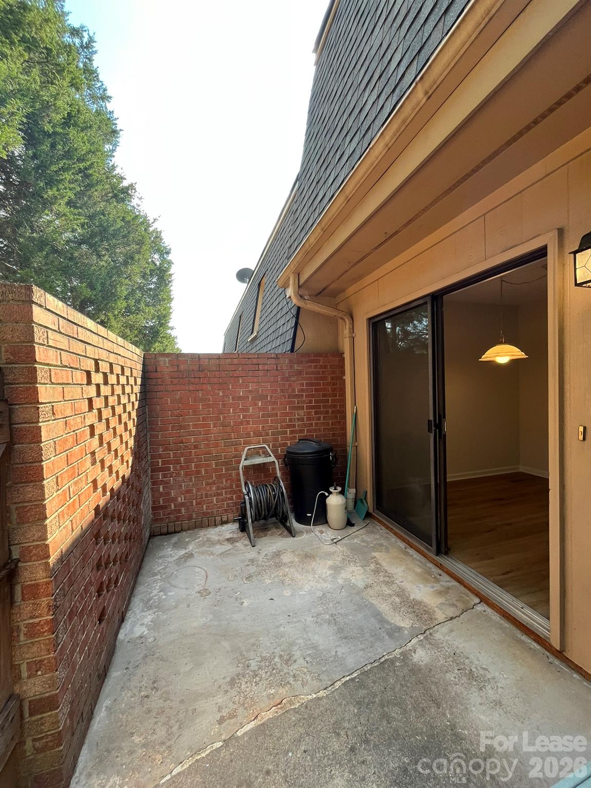 Townhouse at 220 14th Avenue SE, Hickory, photo 11 of 23
