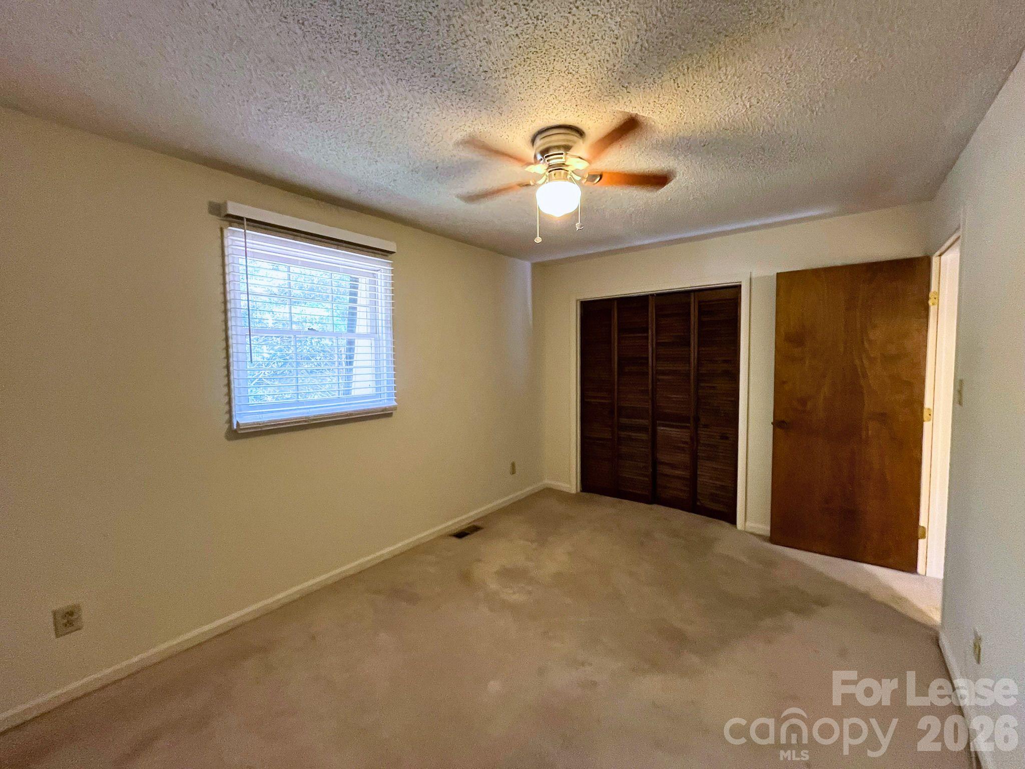 Townhouse at 220 14th Avenue SE, Hickory, photo 14 of 23