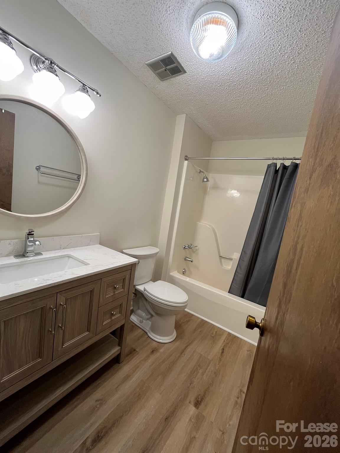 Townhouse at 220 14th Avenue SE, Hickory, photo 15 of 23