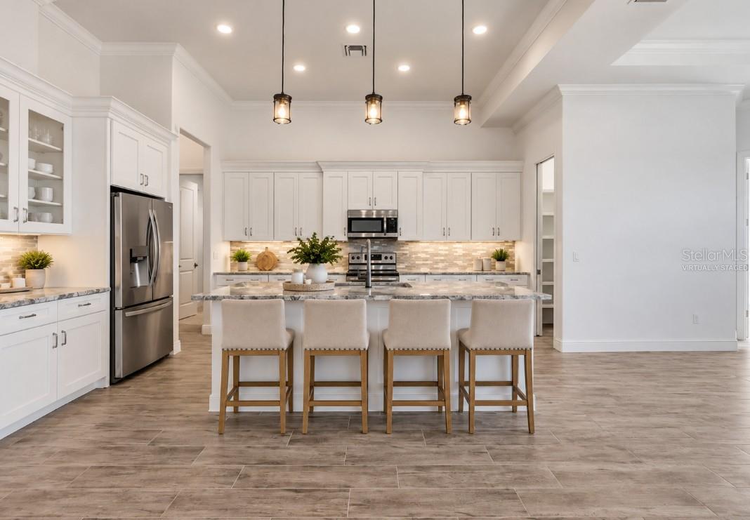 virtually staged - 8314 TRACY CIR, PORT CHARLOTTE