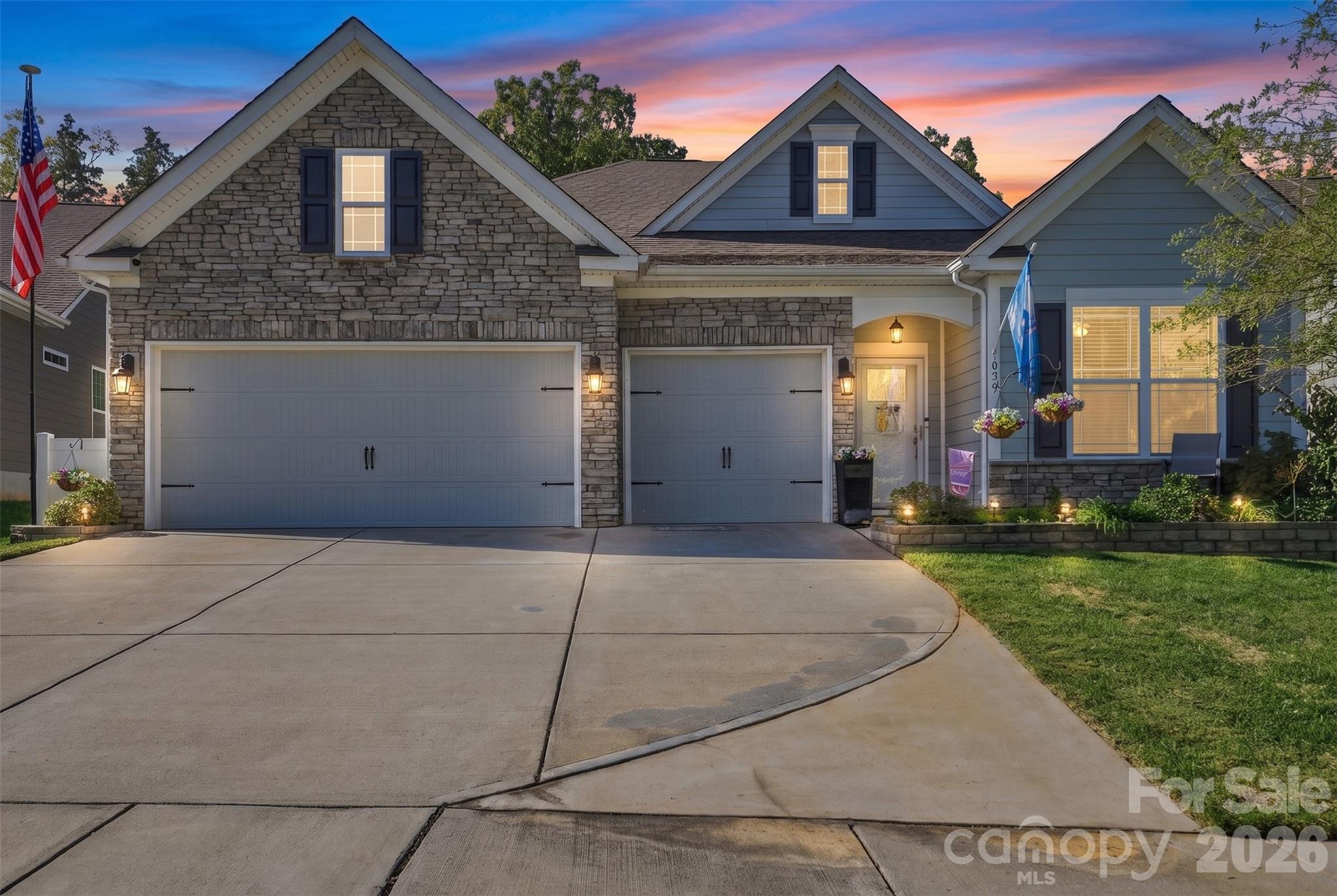 Single Family Residence at 1039 Bonum Road, Lake Wylie, photo 2 of 47