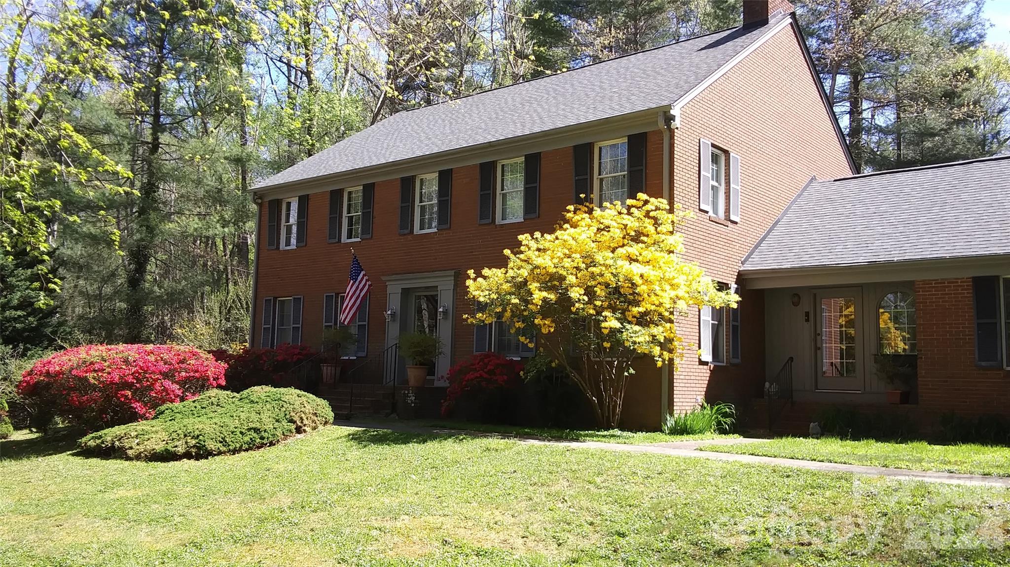 Single Family Residence at 200 Heathcote Road, Hendersonville, photo 2 of 46