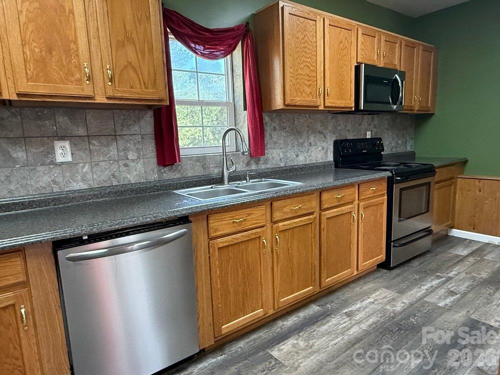 Single Family Residence at 6875 Mount Pleasant Road S, Concord, photo 13 of 46