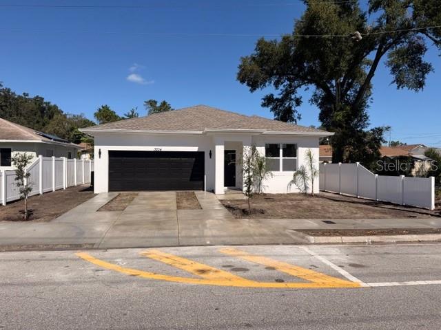 3204 E COLUMBUS DR