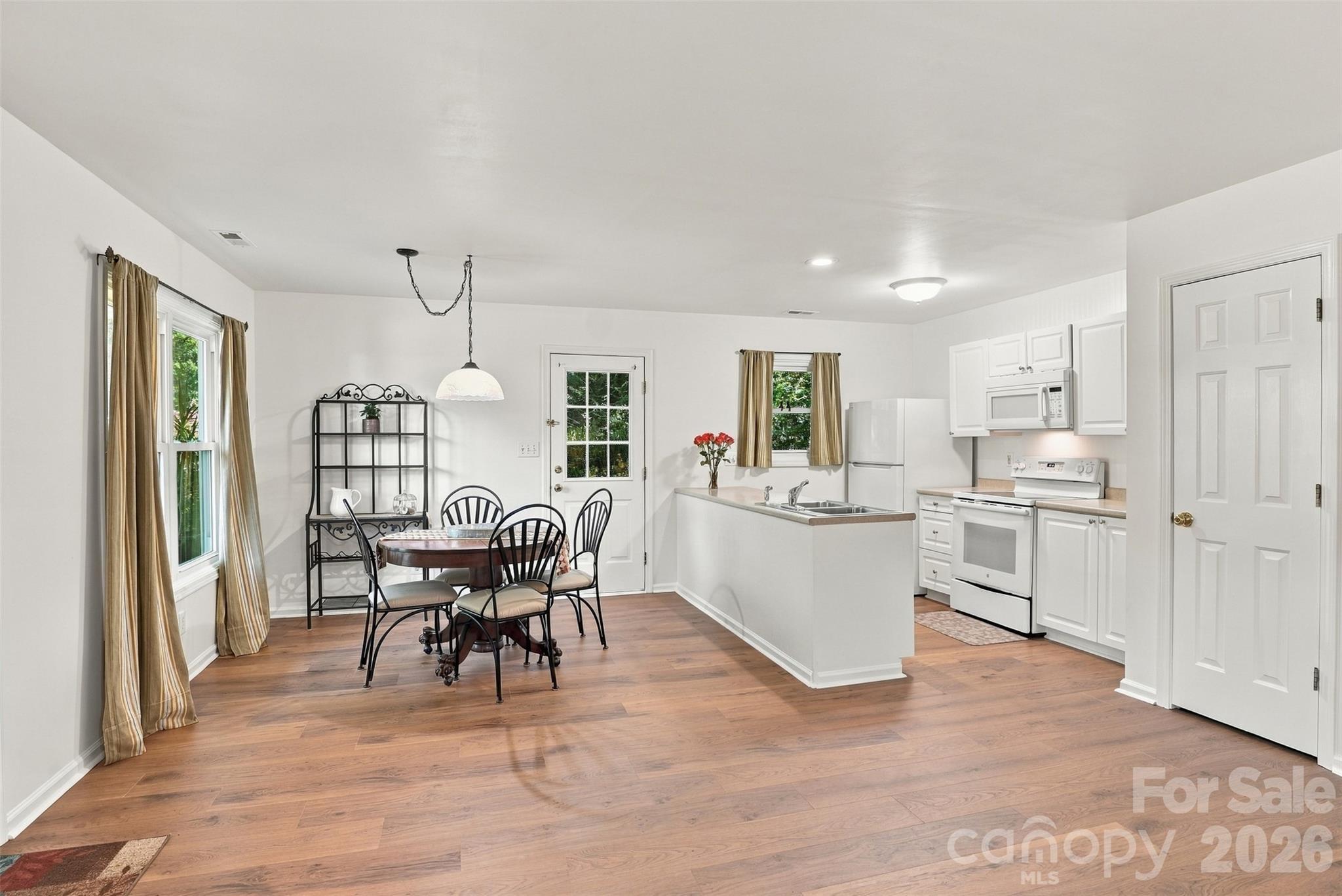 Single Family Residence at 625 Wagner Circle, Gastonia, photo 16 of 31