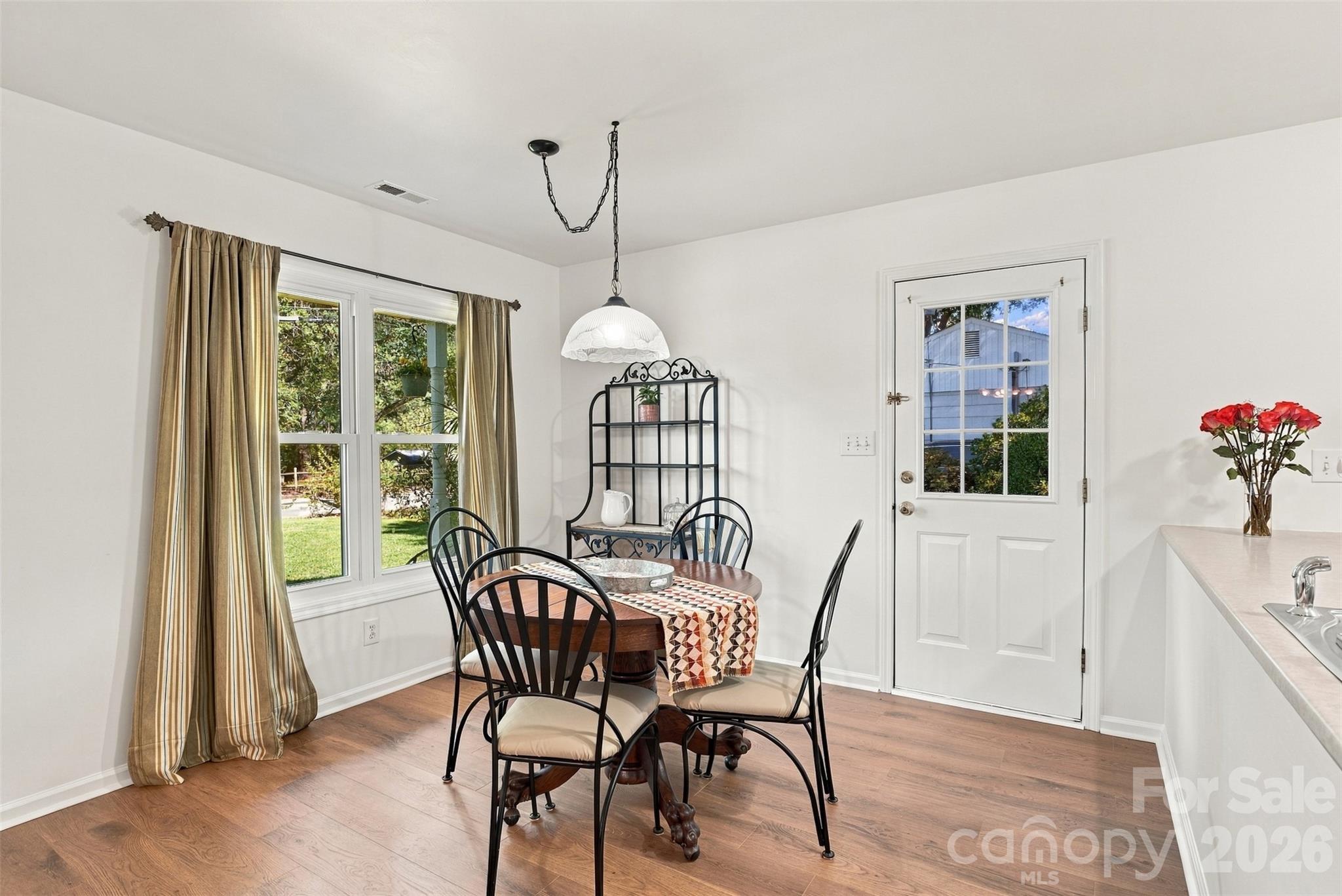 Single Family Residence at 625 Wagner Circle, Gastonia, photo 6 of 31