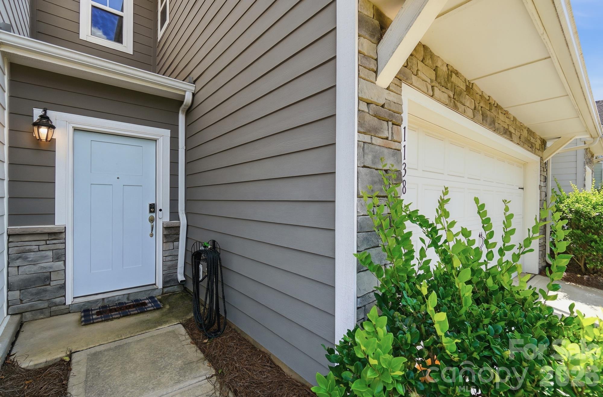 Townhouse at 1138 Streamside Lane, York, photo 6 of 42