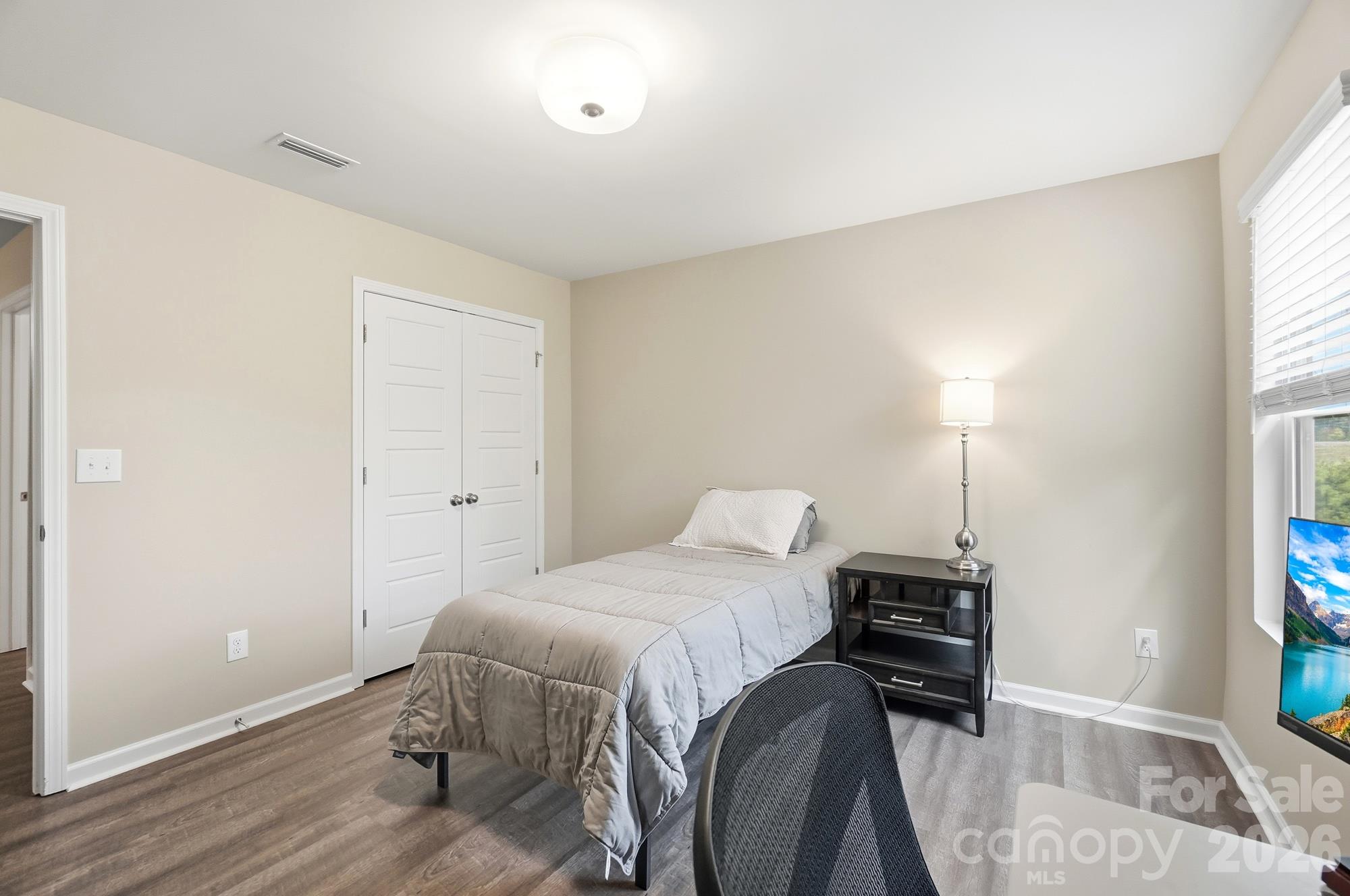 Townhouse at 1138 Streamside Lane, York, photo 24 of 42