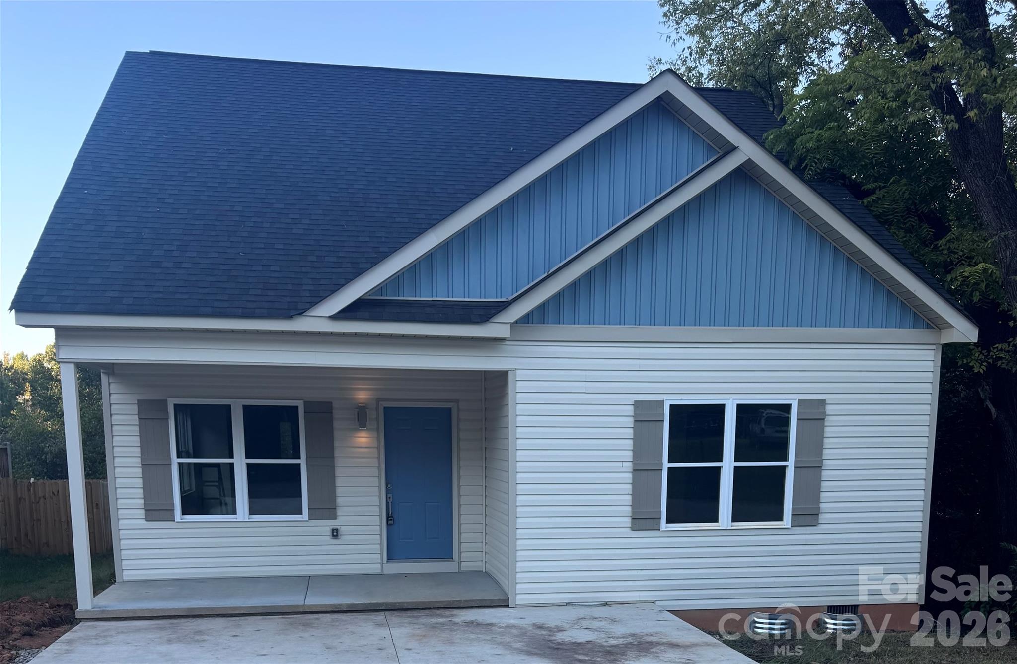 45 Robbins Circle