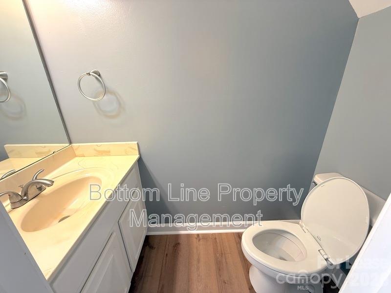 Condominium at 1218 Green Oaks Lane, Charlotte, photo 6 of 14
