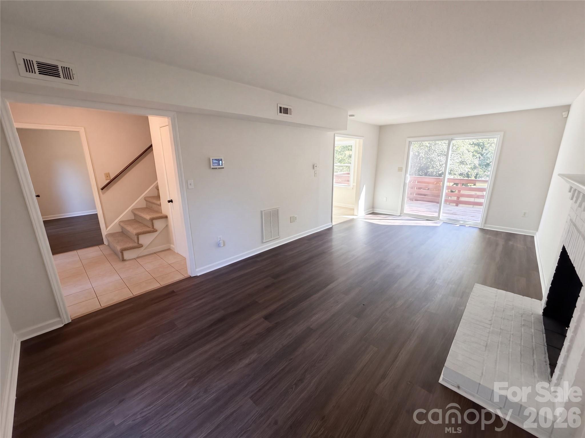 Single Family Residence at 12006 Painted Tree Road, Charlotte, photo 4 of 26