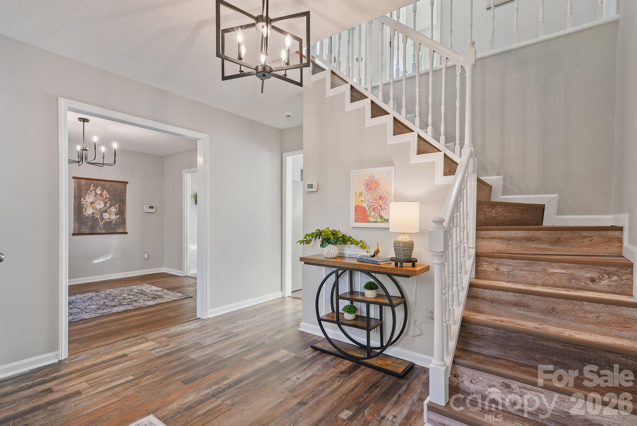 Single Family Residence at 5976 Gold Creek Estate Drive, Hickory, photo 2 of 39