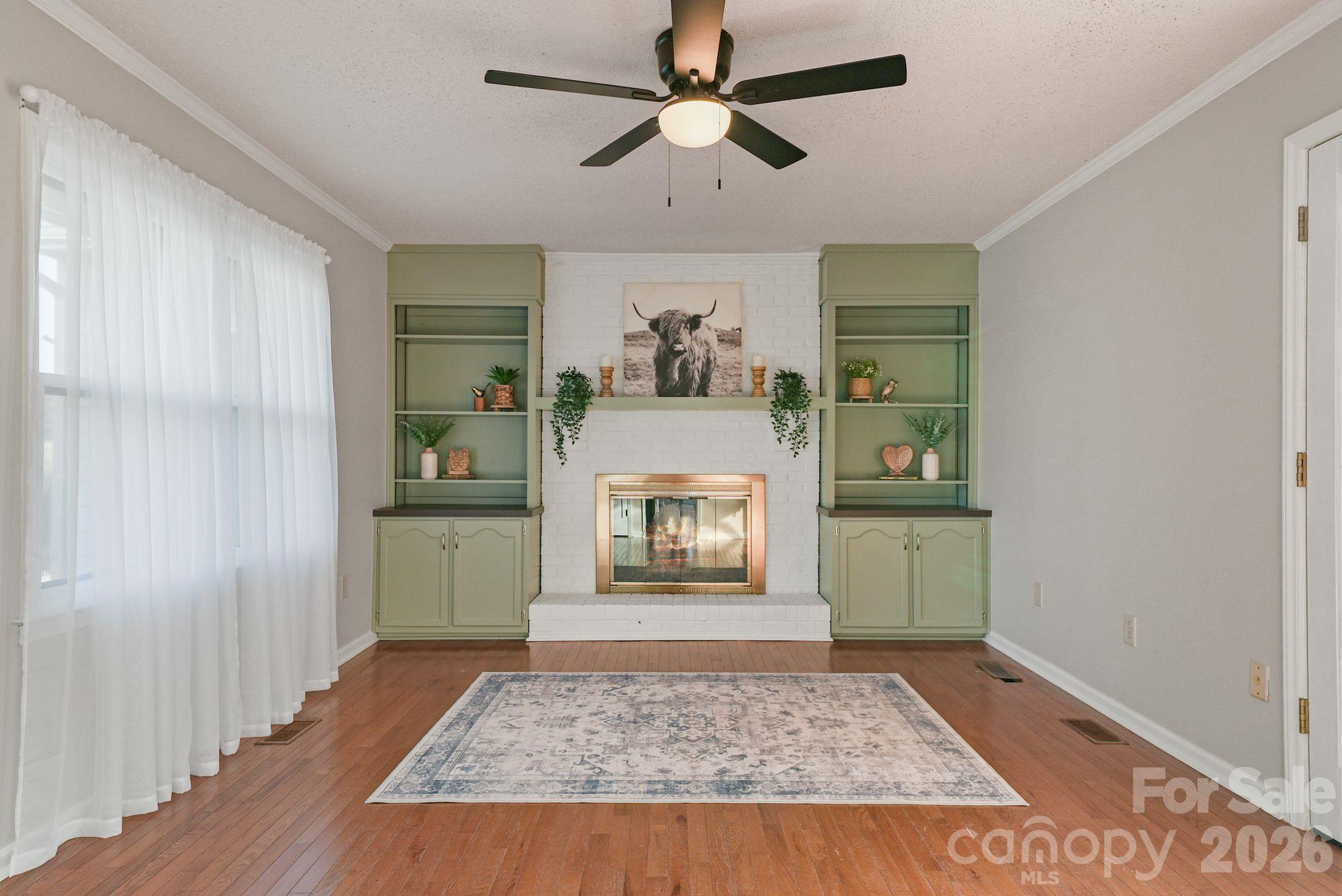 Single Family Residence at 5976 Gold Creek Estate Drive, Hickory, photo 5 of 39