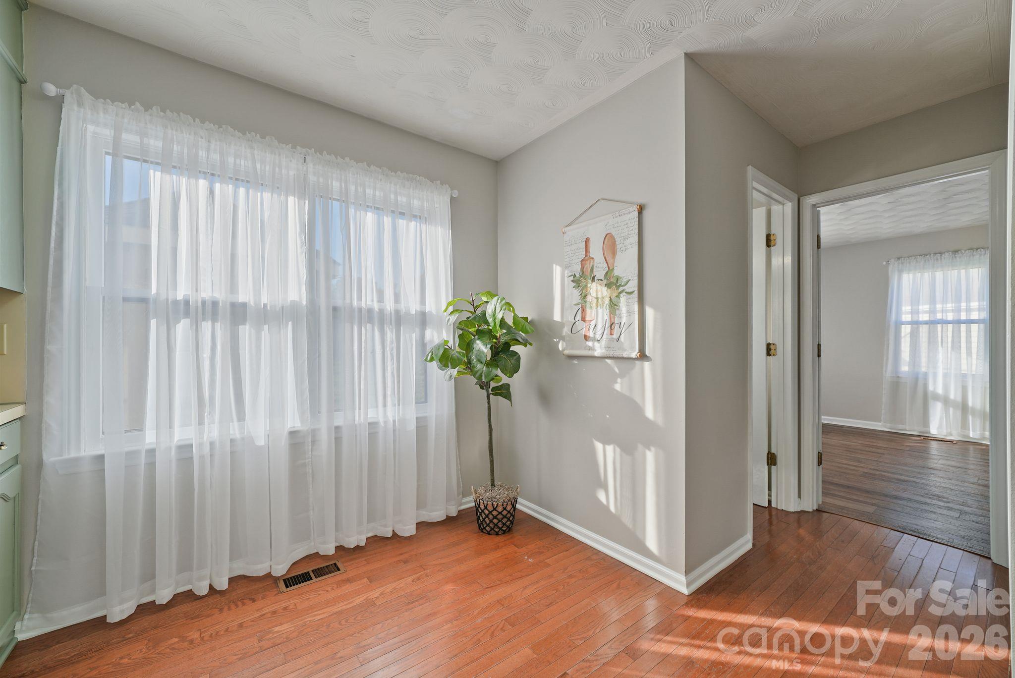 Single Family Residence at 5976 Gold Creek Estate Drive, Hickory, photo 12 of 39