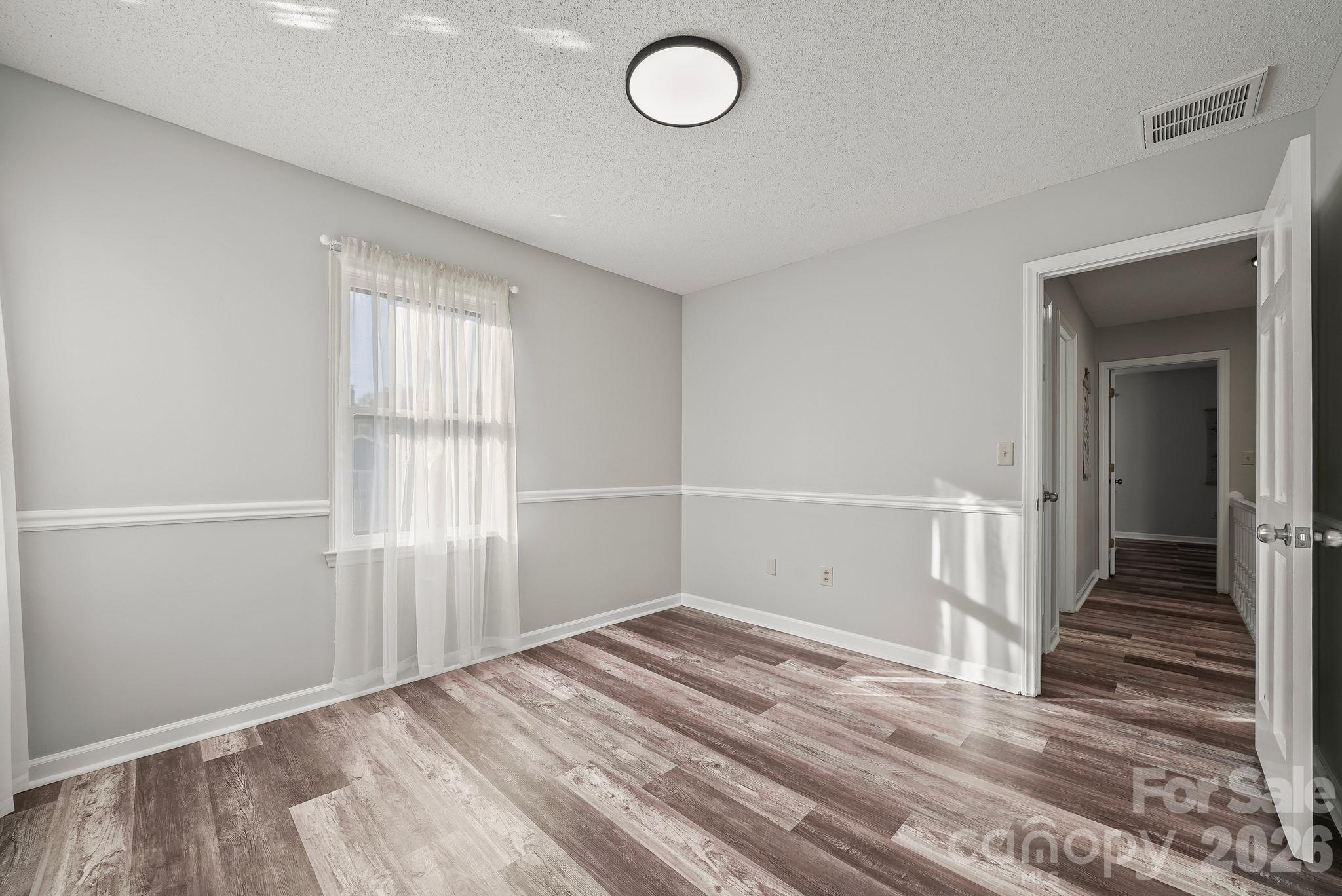 Guest room 3 - 5976 Gold Creek Estate Drive, Hickory