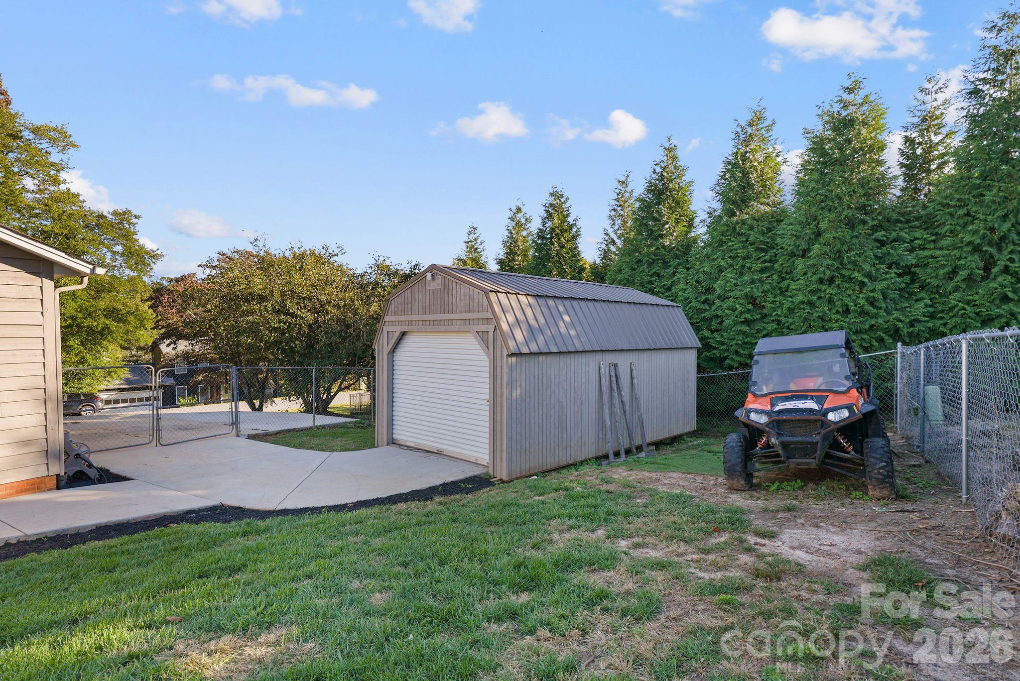 Single Family Residence at 5976 Gold Creek Estate Drive, Hickory, photo 37 of 39
