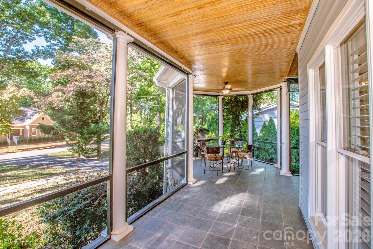 Fabulous wrap around screened porch to enjoy the lake views - 351 Catalina Drive, Mooresville