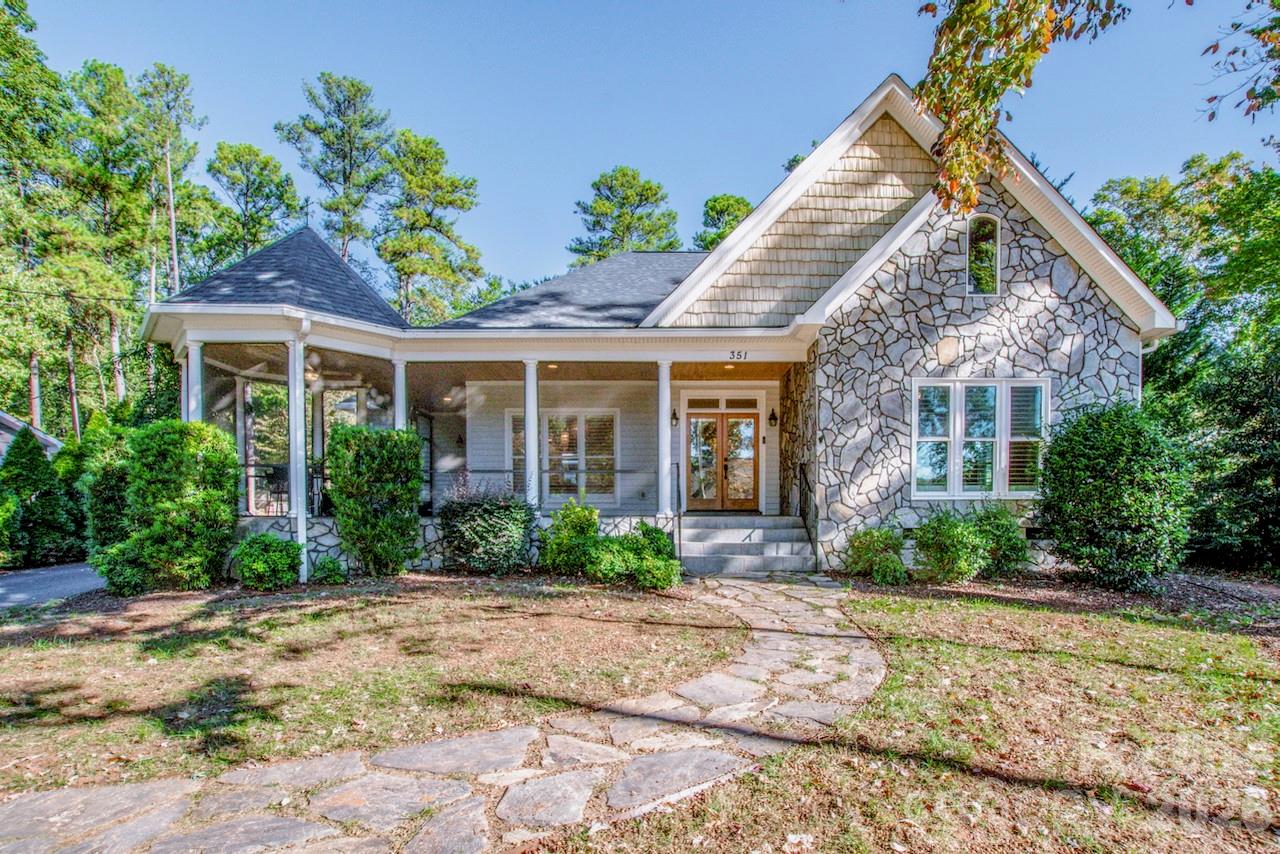 Custom built home offering easy one level living - 351 Catalina Drive, Mooresville