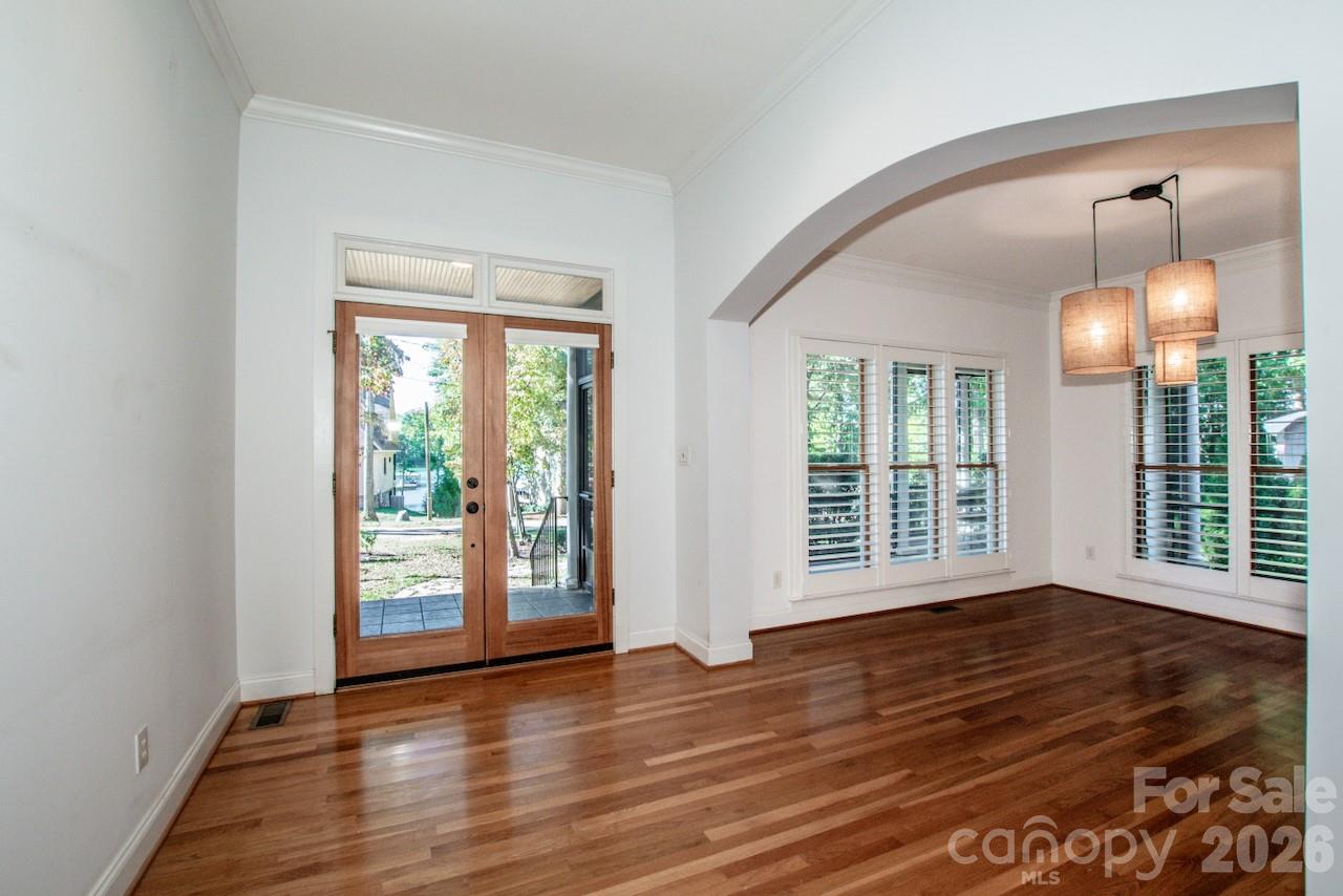 Year round views of beautiful Lake Norman across the street - 351 Catalina Drive, Mooresville