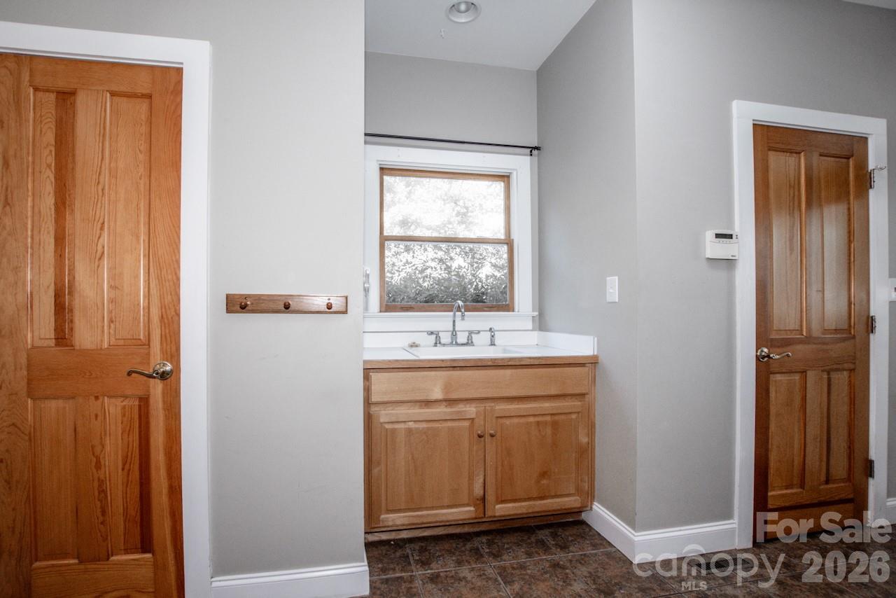 Mudroom and laundry with sink and built in cabinets - 351 Catalina Drive, Mooresville