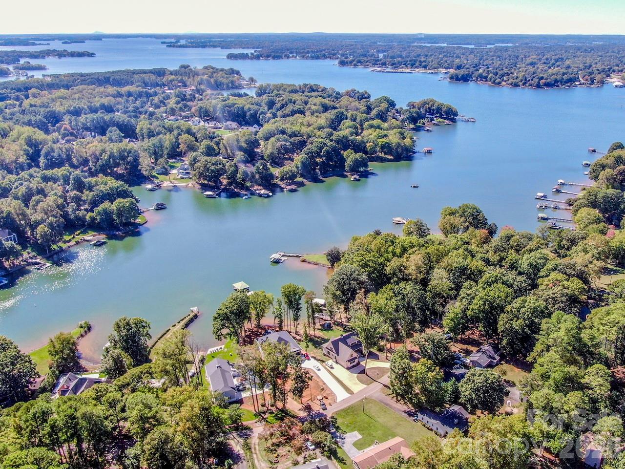 Fabulous waterfront neighborhood convenient to everything! - 351 Catalina Drive, Mooresville