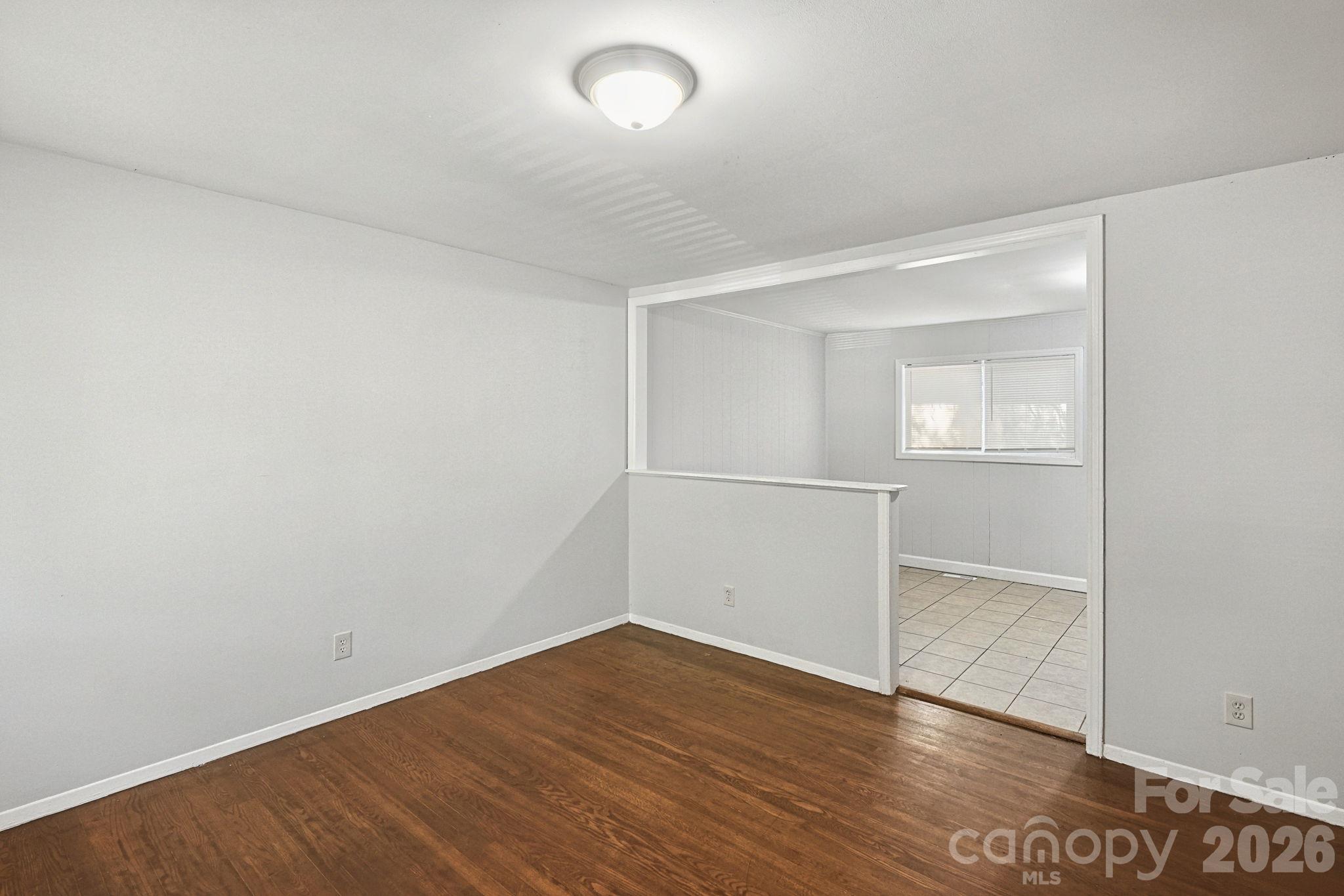 Single Family Residence at 301 Edgegreen Drive, Charlotte, photo 5 of 22