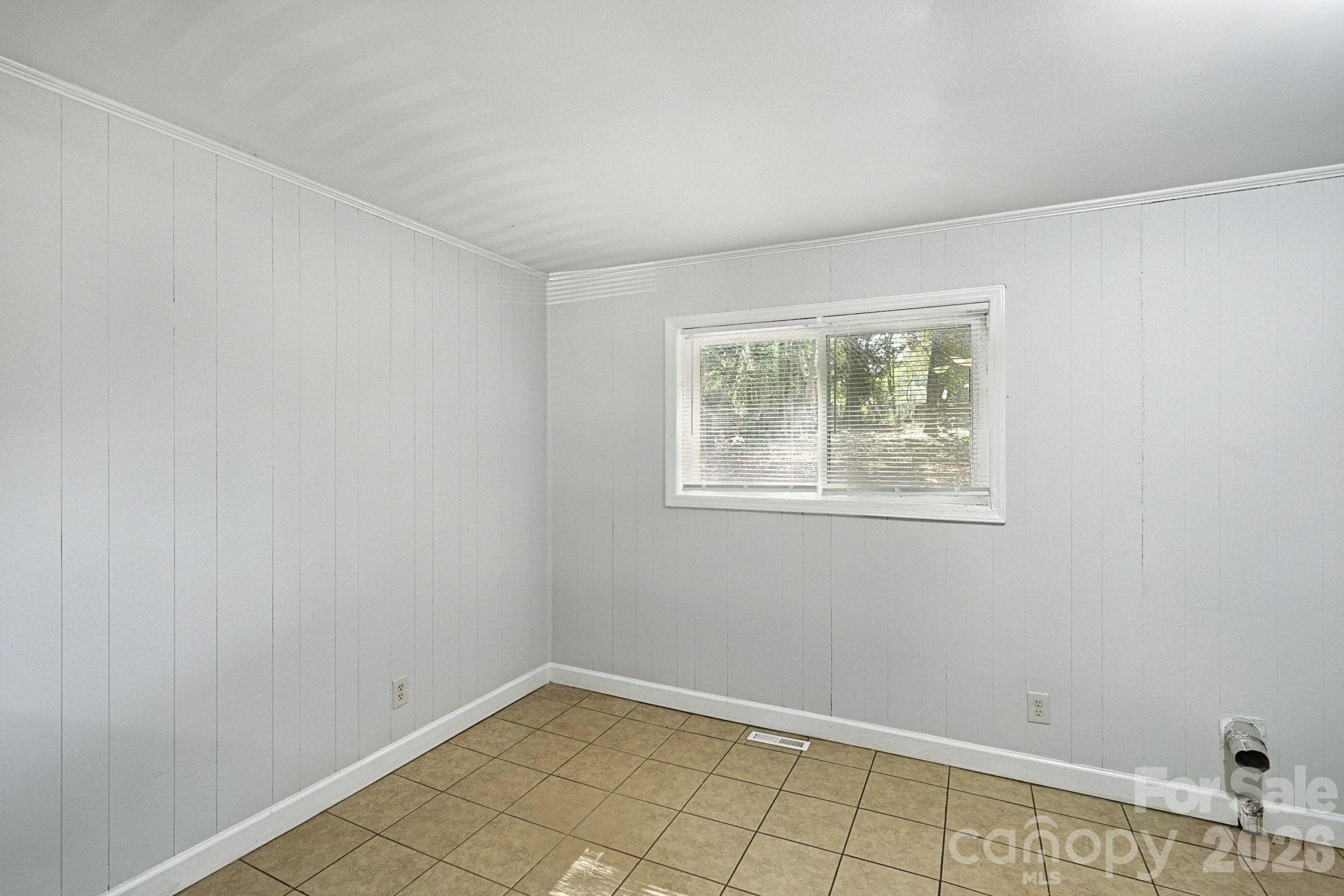Single Family Residence at 301 Edgegreen Drive, Charlotte, photo 6 of 22