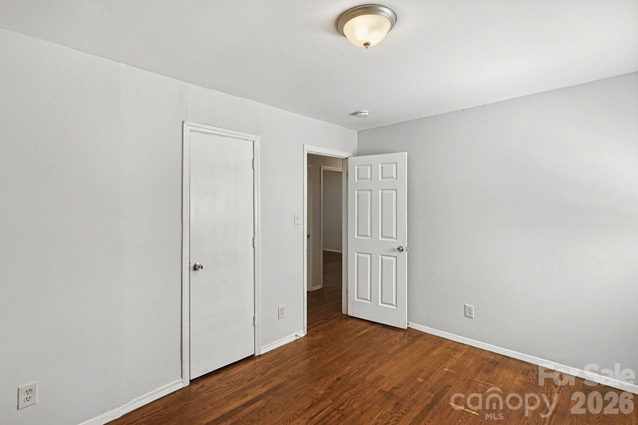 Single Family Residence at 301 Edgegreen Drive, Charlotte, photo 17 of 22