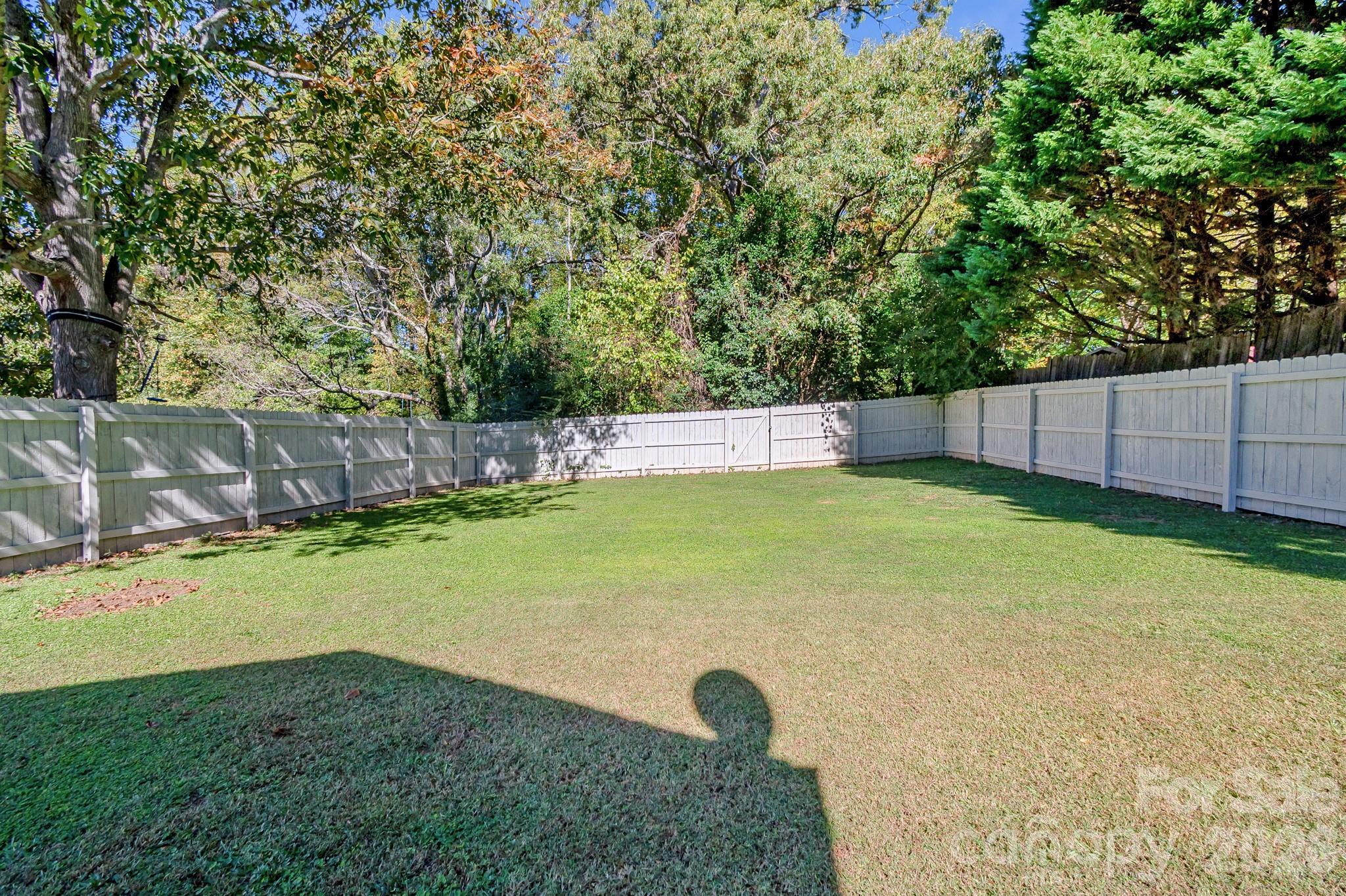 Huge, Level Back yard!! - 112 W Poplar Street, Stanley