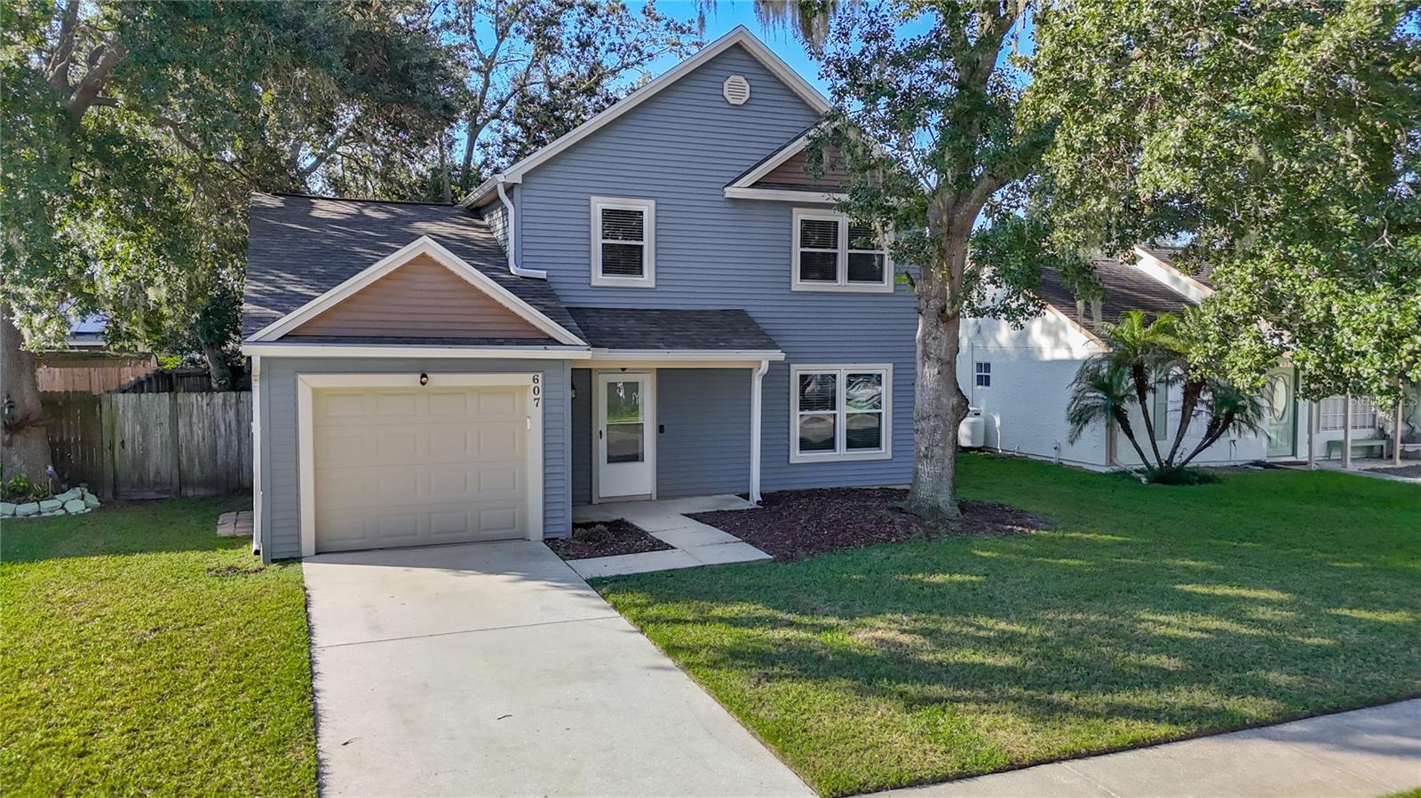 607 BREEZEWAY CT